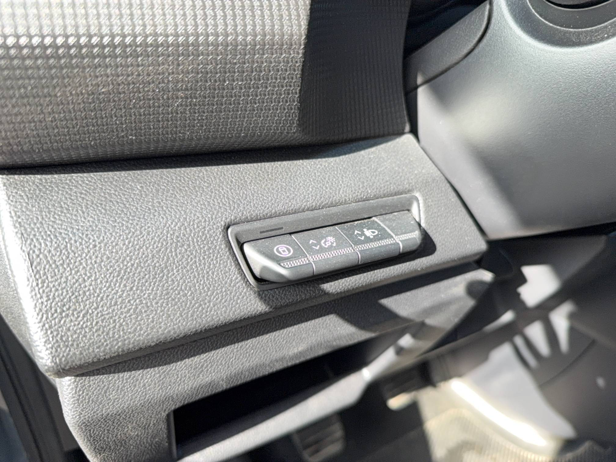 Vente en ligne Renault Trafic 3 Fourgon TRAFIC FG BLUE DCI 150 L2H2 3T GSR2 au prix de 28 790 €