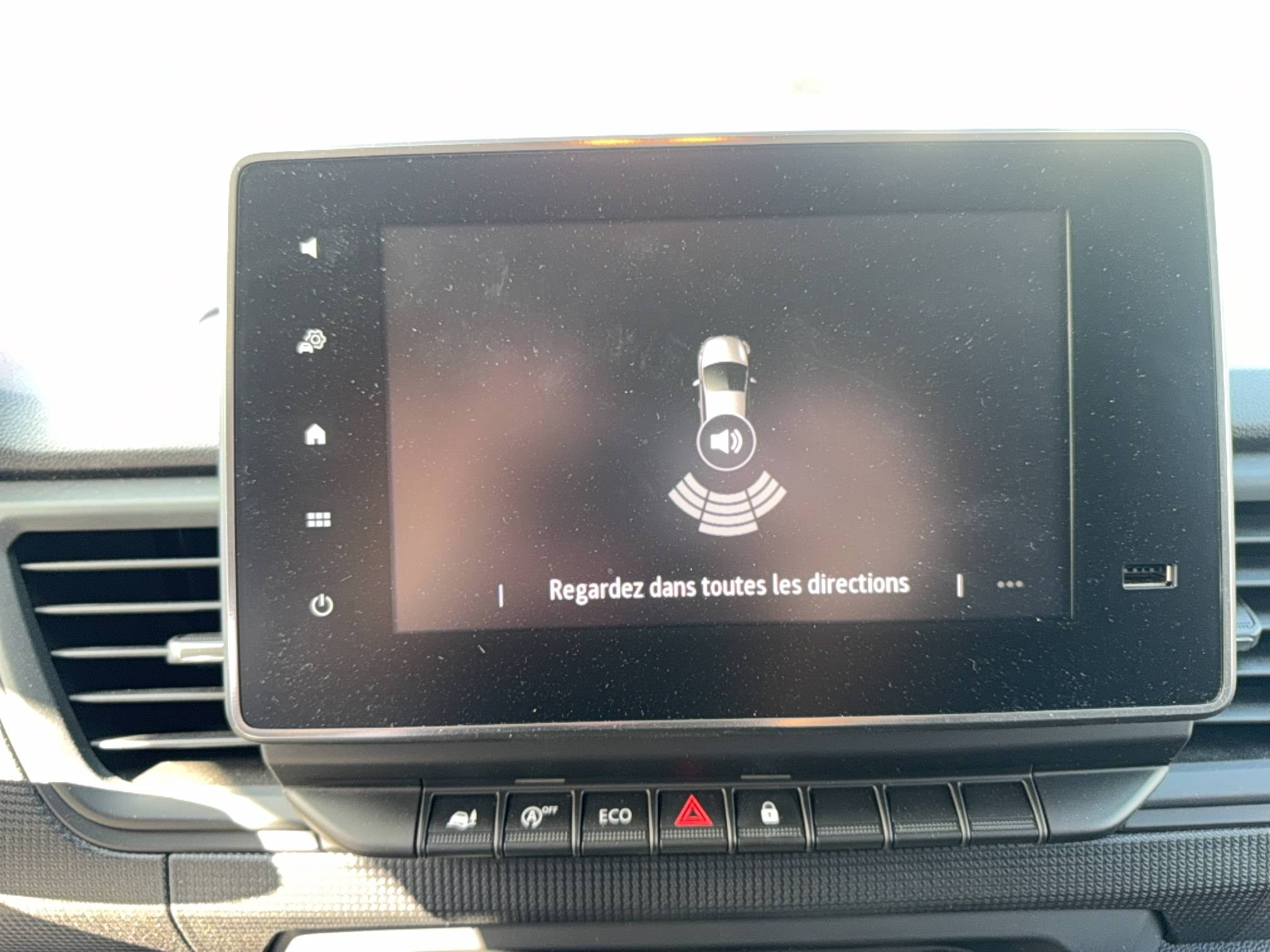 Vente en ligne Renault Trafic 3 Fourgon TRAFIC FG BLUE DCI 150 L2H2 3T GSR2 au prix de 28 790 €