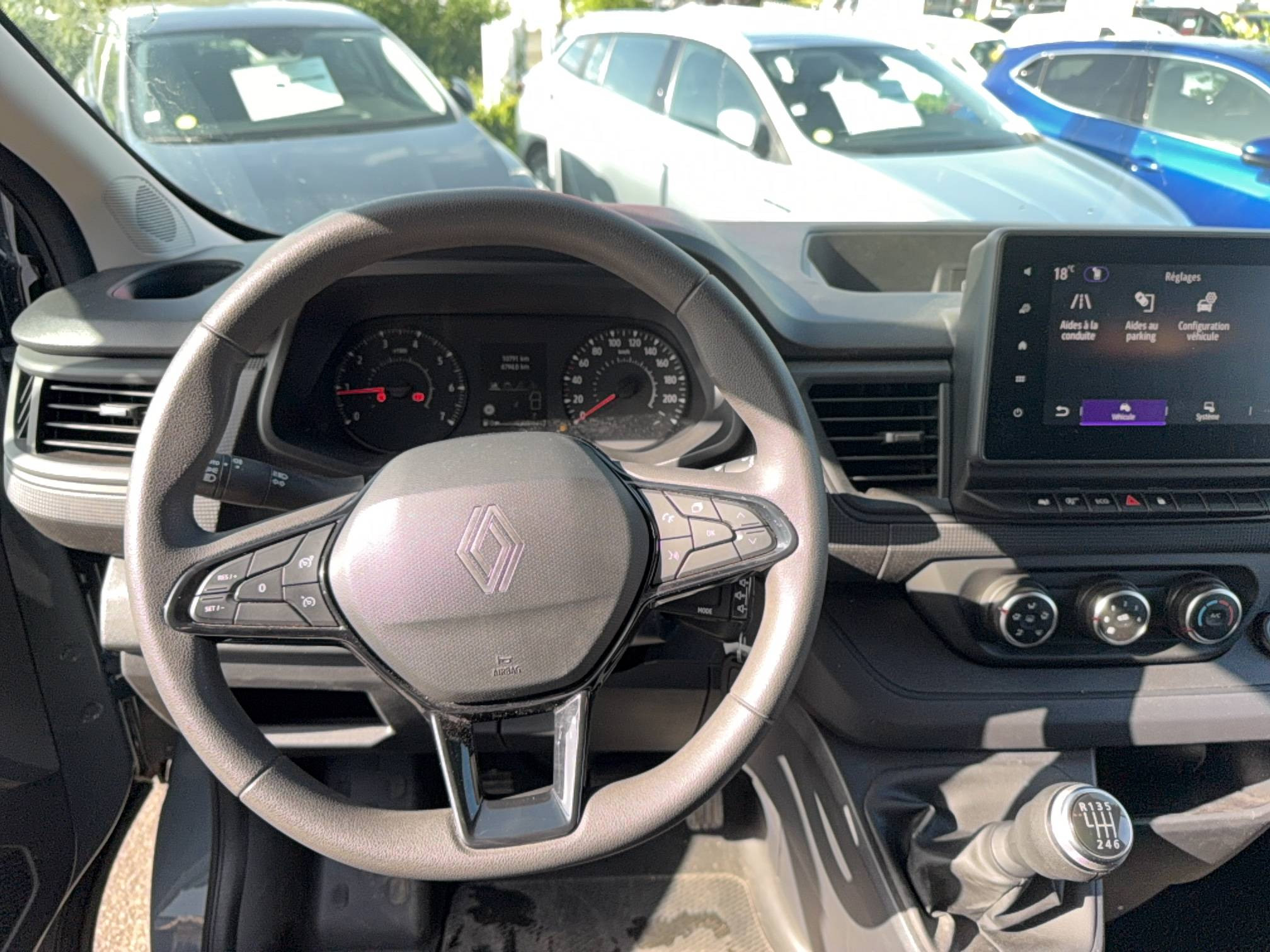 Vente en ligne Renault Trafic 3 Fourgon TRAFIC FG BLUE DCI 150 L2H2 3T GSR2 au prix de 28 790 €
