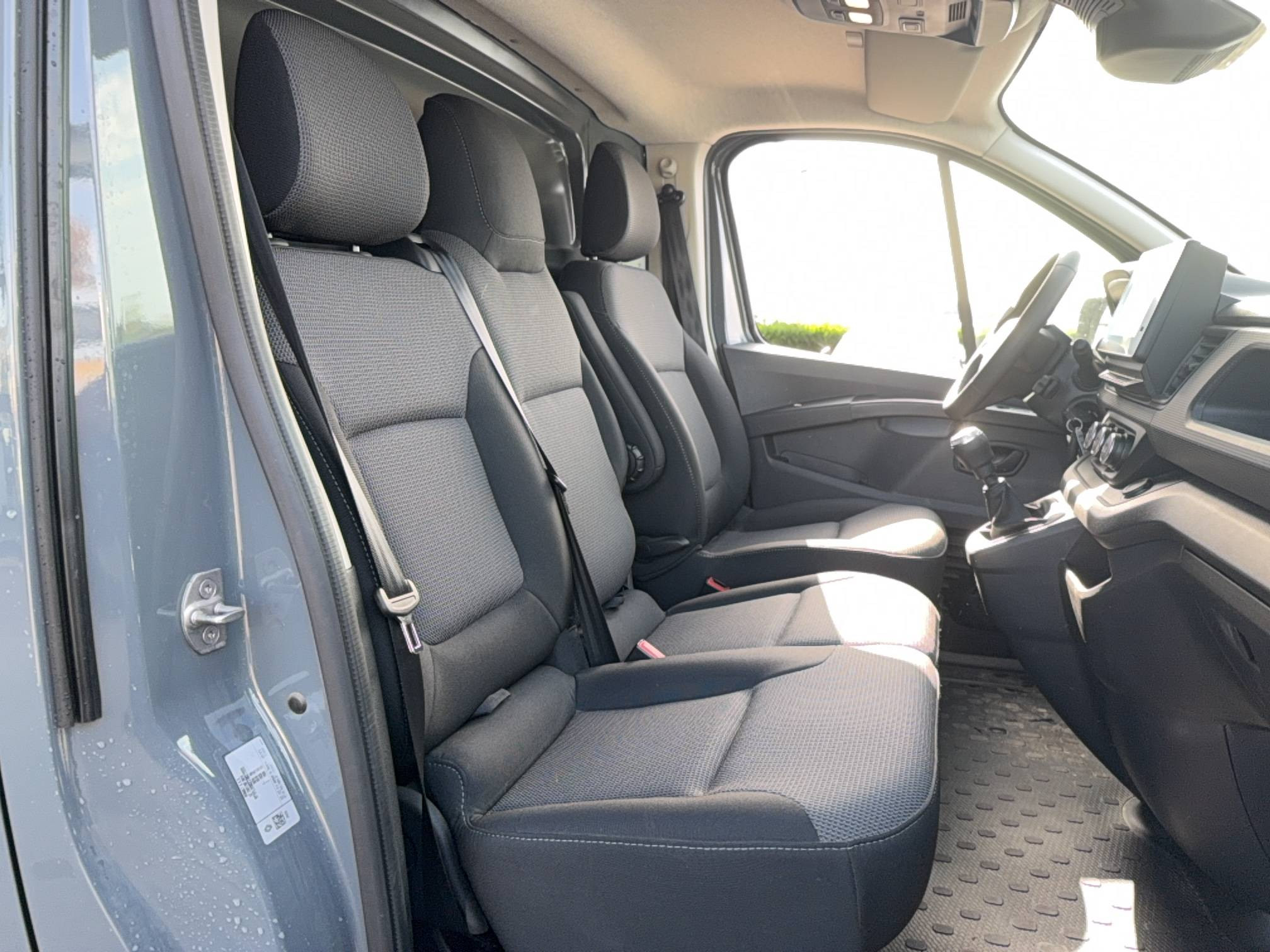 Vente en ligne Renault Trafic 3 Fourgon TRAFIC FG BLUE DCI 150 L2H2 3T GSR2 au prix de 28 790 €