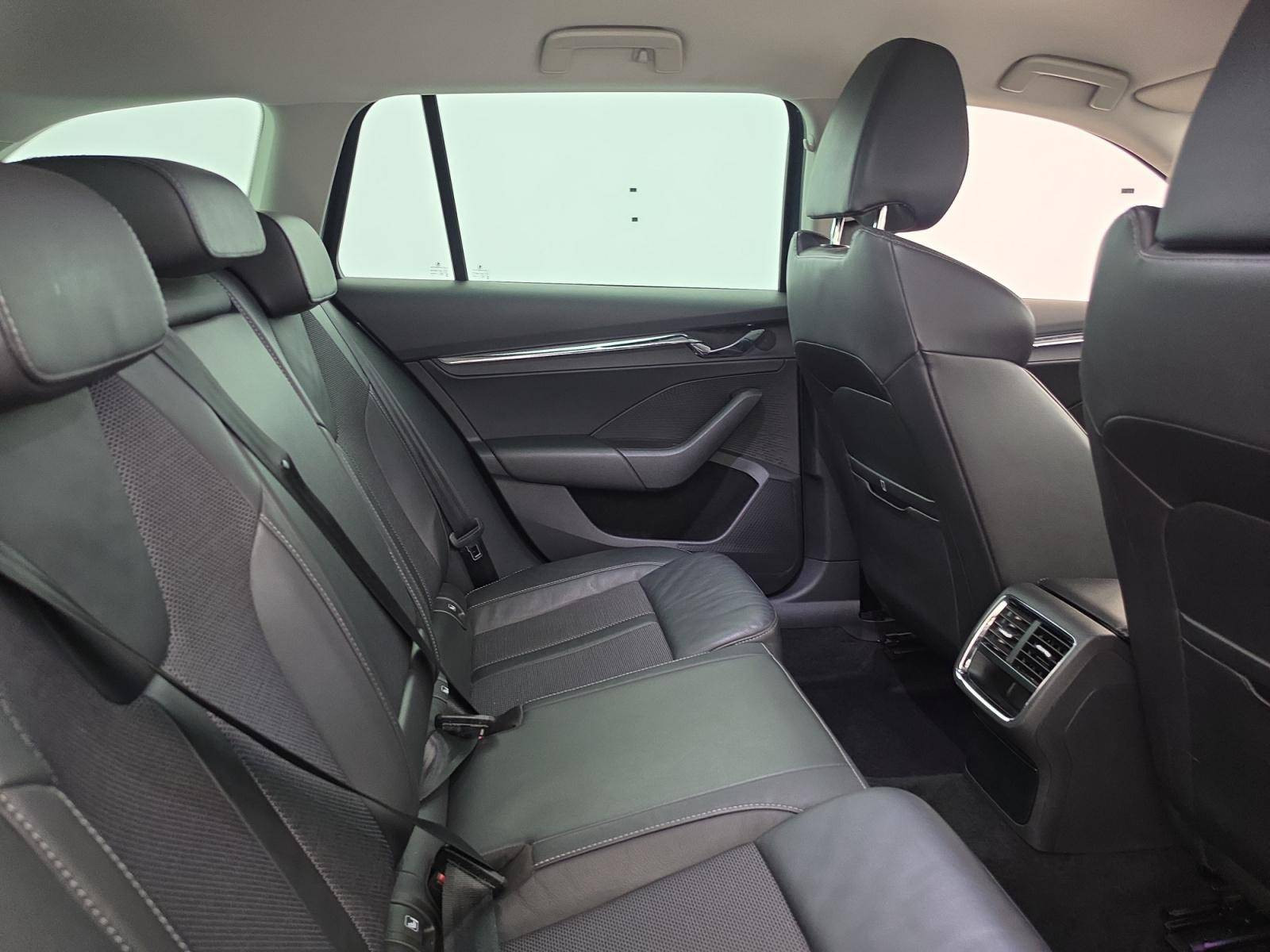 Vente en ligne Skoda Octavia Combi  2.0 TDI 150 ch DSG7 au prix de 19 890 €