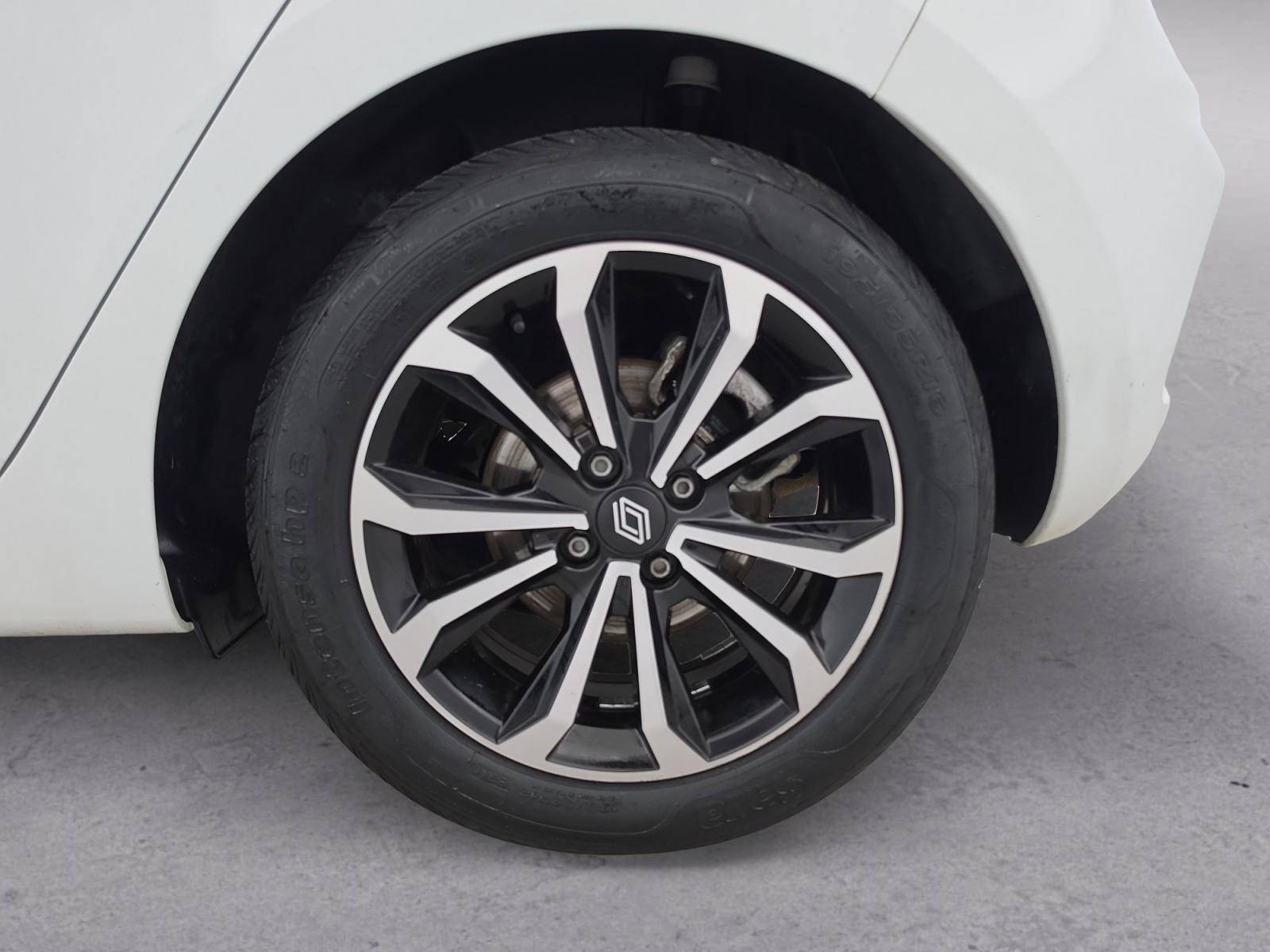 Vente en ligne Renault Clio 5 Clio E-Tech full hybrid 145 ch GSR2 au prix de 16 890 €