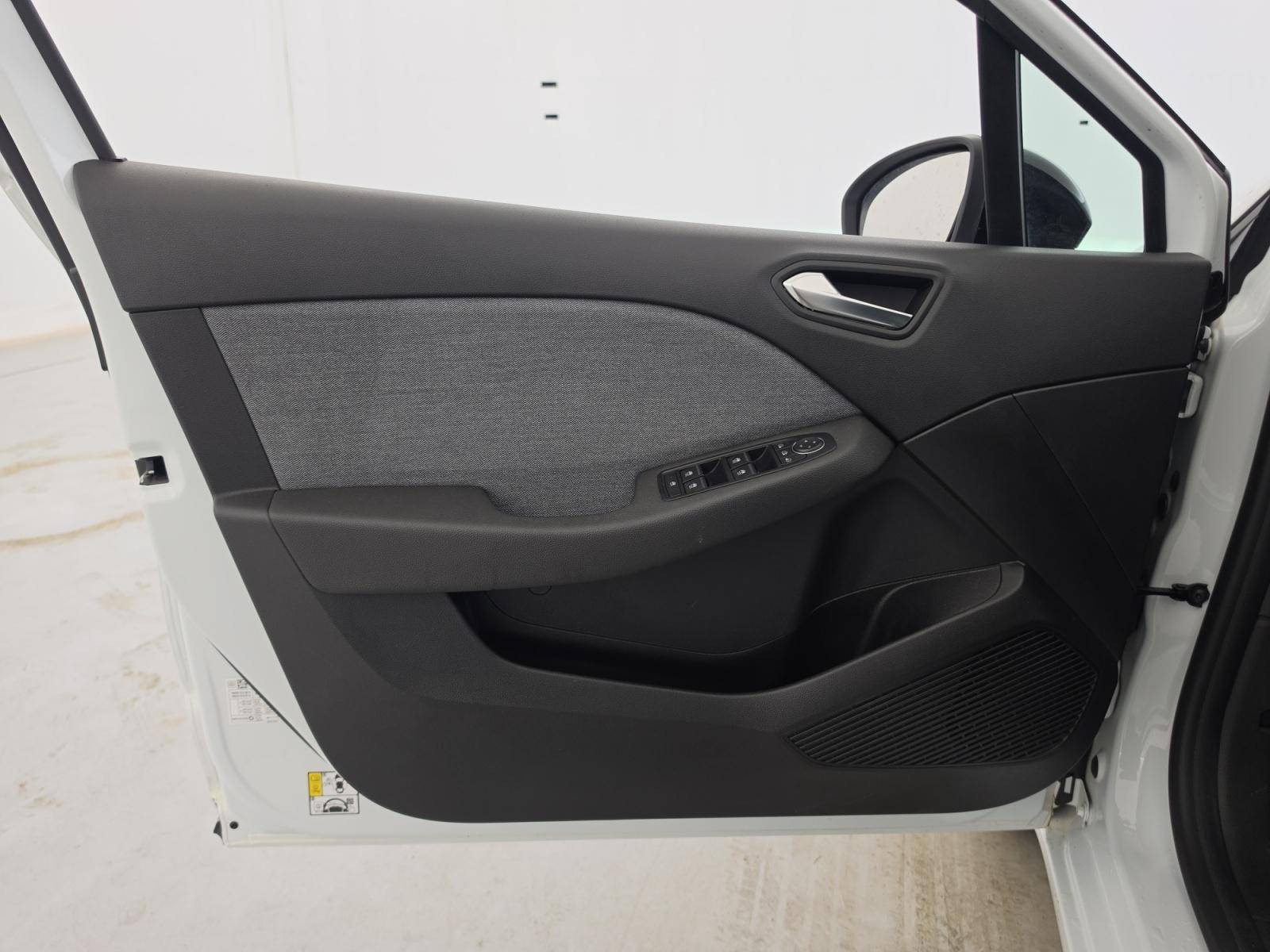 Vente en ligne Renault Clio 5 Clio E-Tech full hybrid 145 ch GSR2 au prix de 16 890 €