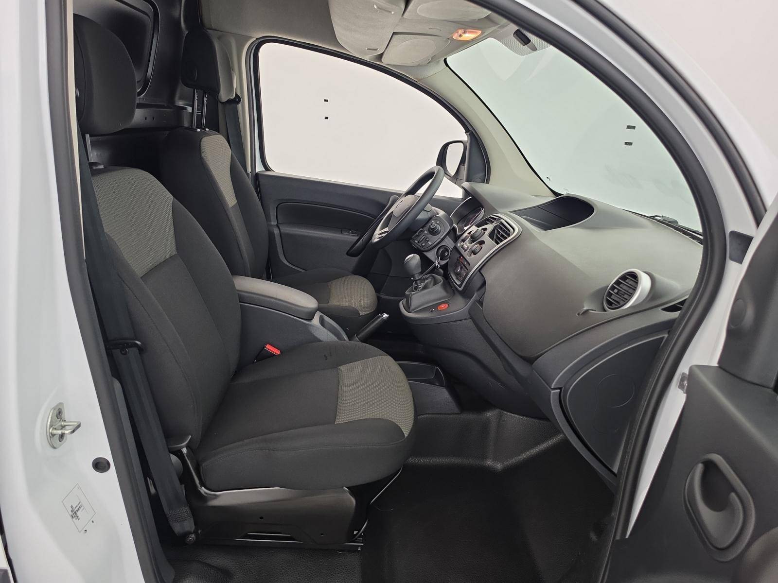 Vente en ligne Renault Kangoo Express  BLUE DCI 95 au prix de 11 790 €