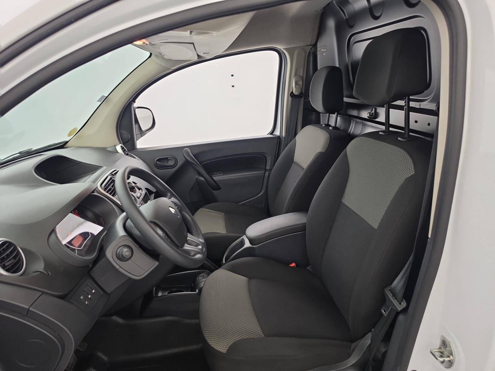 Vente en ligne Renault Kangoo Express  BLUE DCI 95 au prix de 11 790 €