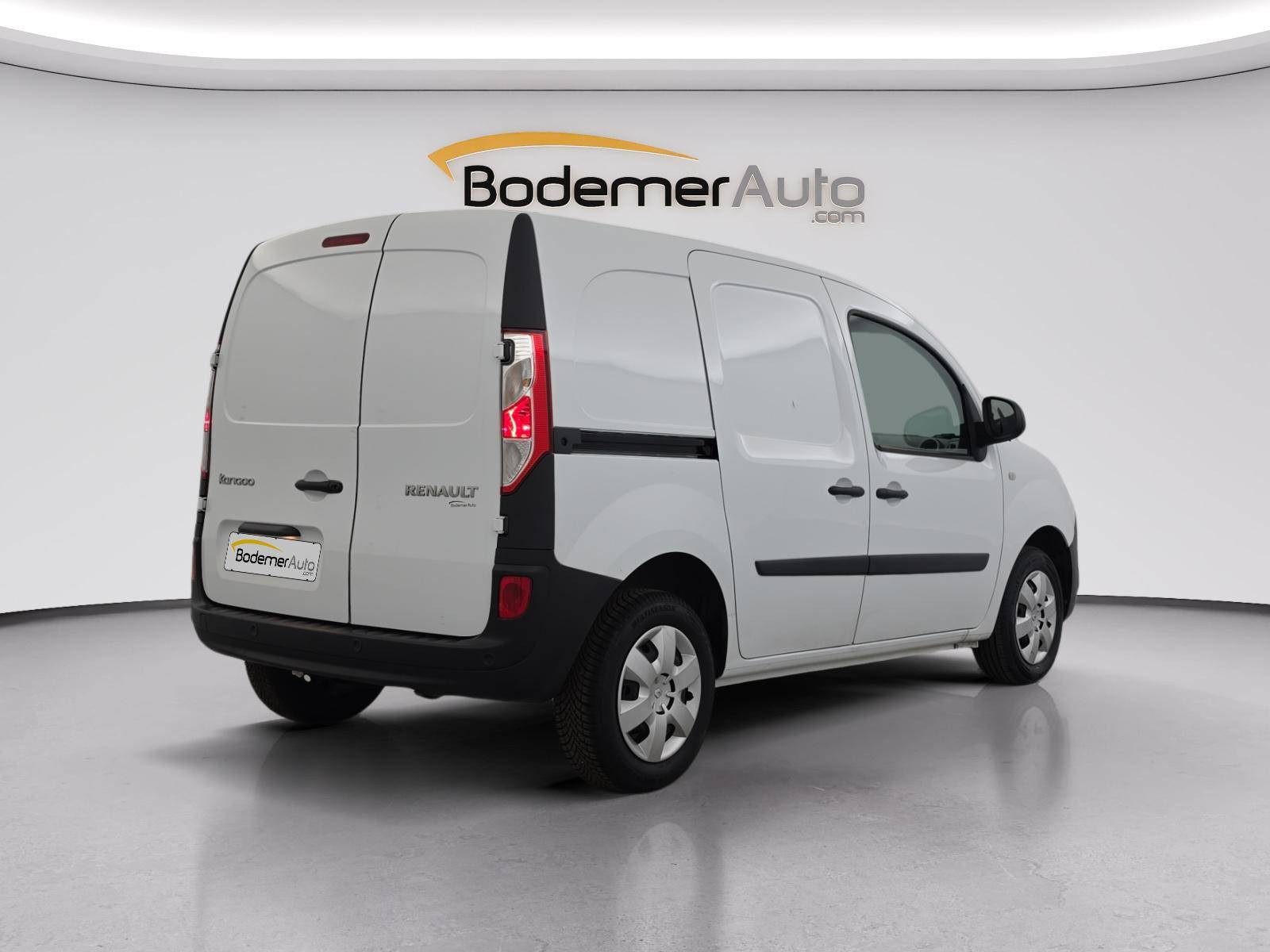 Vente en ligne Renault Kangoo Express  BLUE DCI 95 au prix de 11 790 €