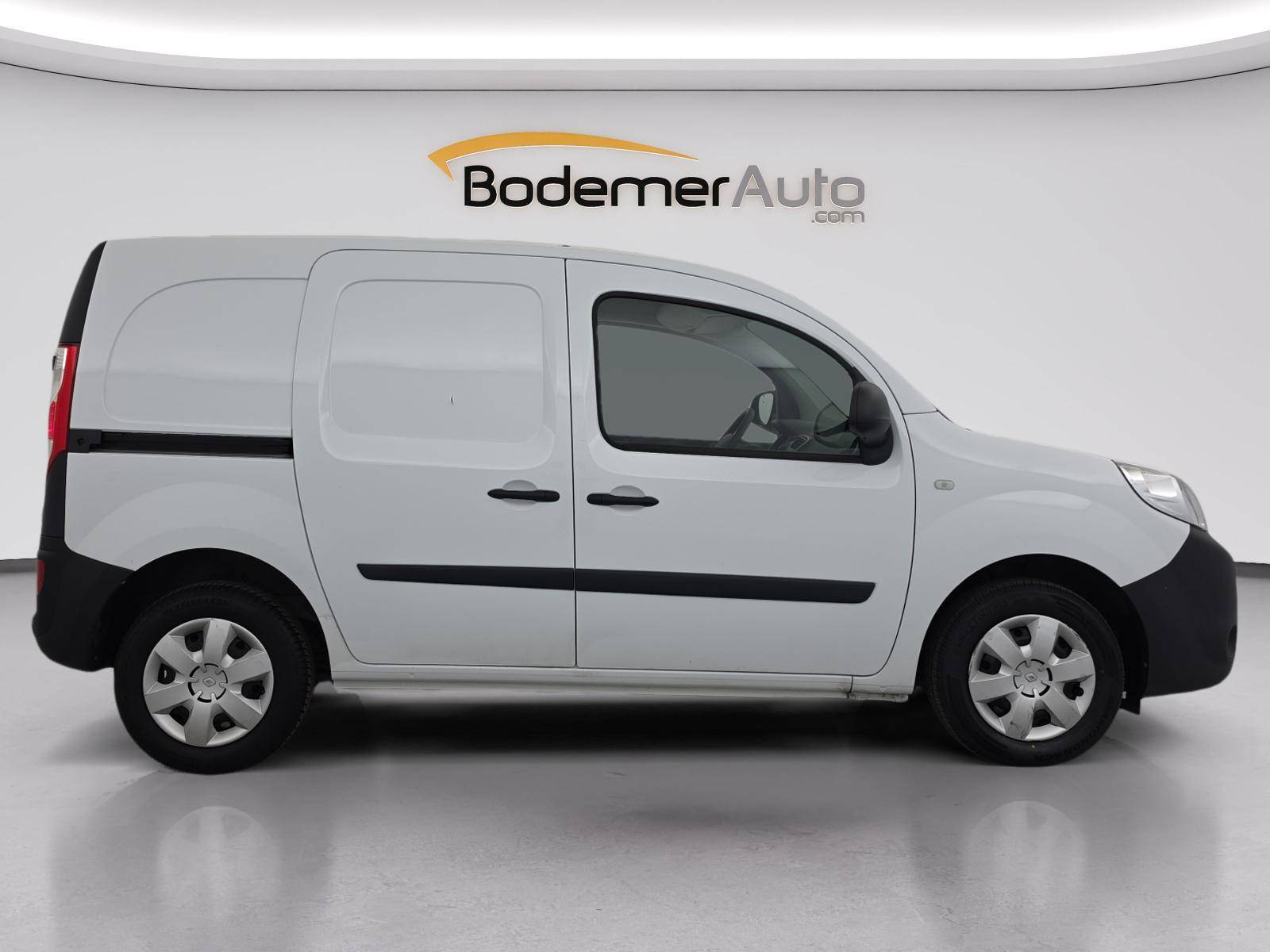 Vente en ligne Renault Kangoo Express  BLUE DCI 95 au prix de 11 790 €