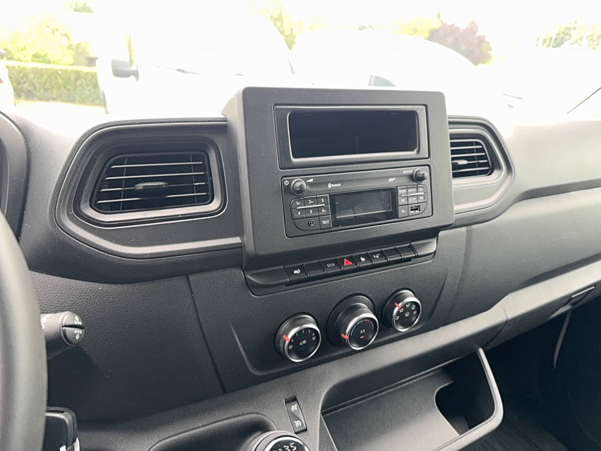 Vente en ligne Renault Master Fourgon MASTER FGN TRAC F3500 L2H2 BLUE DCI 135 au prix de 20 990 €