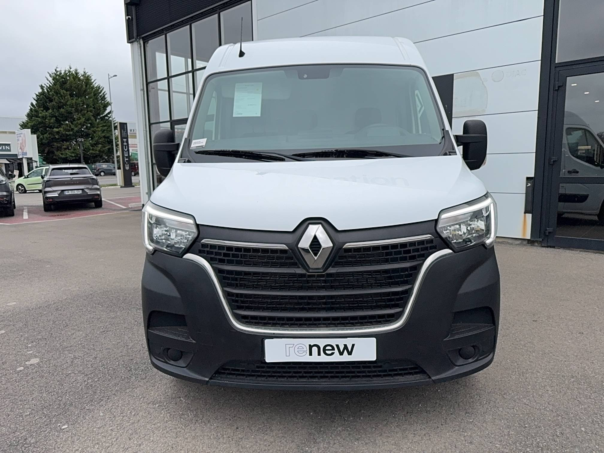 Vente en ligne Renault Master Fourgon MASTER FGN TRAC F3500 L2H2 BLUE DCI 135 au prix de 20 990 €