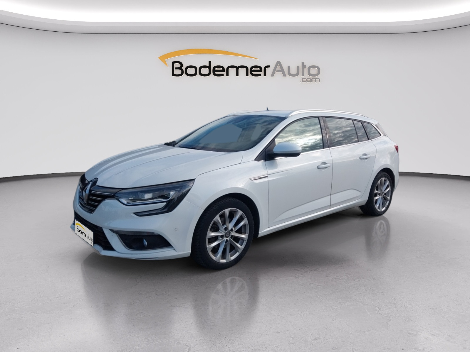 Renault Megane 4 Estate Mégane IV Estate TCe 140 FAP occasion de 2019 en vente à Saint-Lô