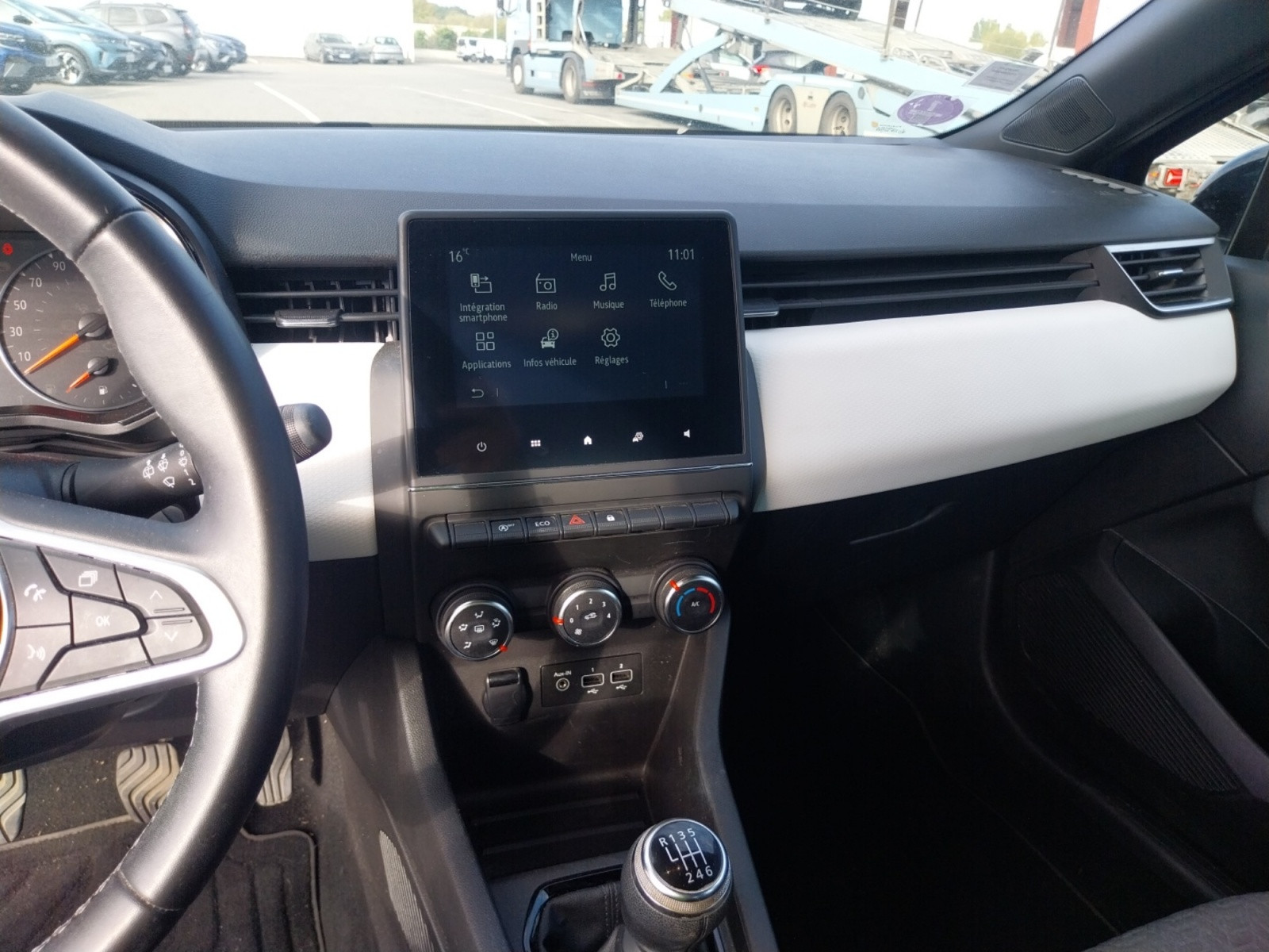 Vente en ligne Renault Clio 5 Clio TCe 90 - 21 au prix de 12 850 €
