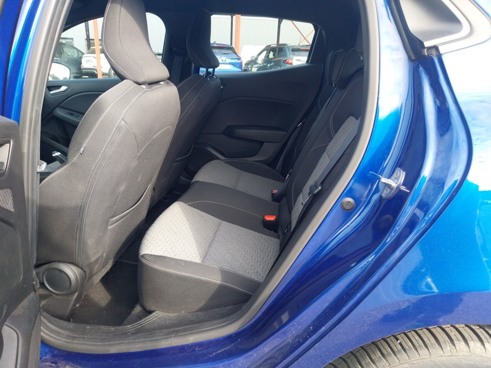 Vente en ligne Renault Clio 5 Clio TCe 90 - 21 au prix de 12 850 €
