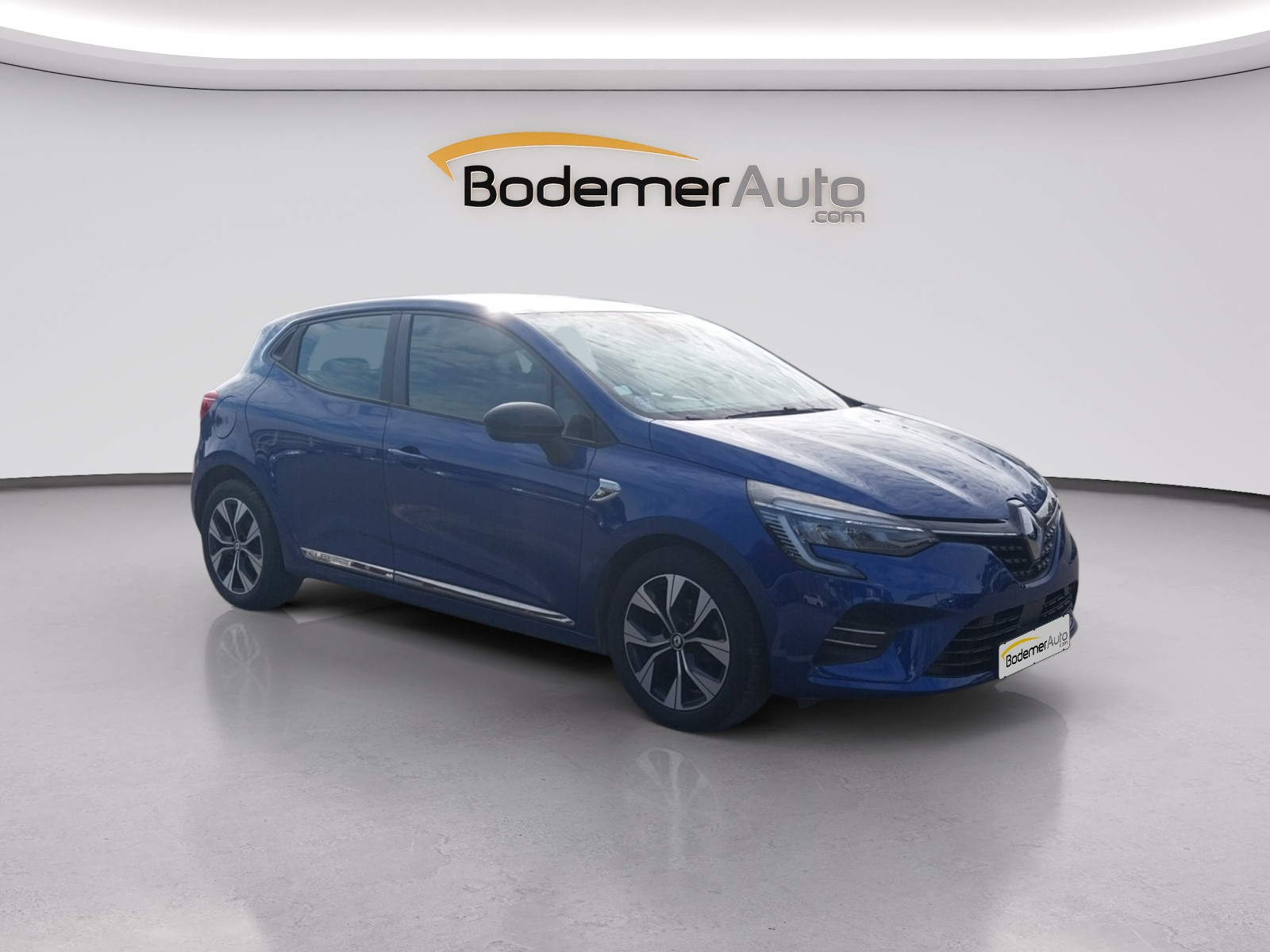 Vente en ligne Renault Clio 5 Clio TCe 90 - 21 au prix de 12 850 €