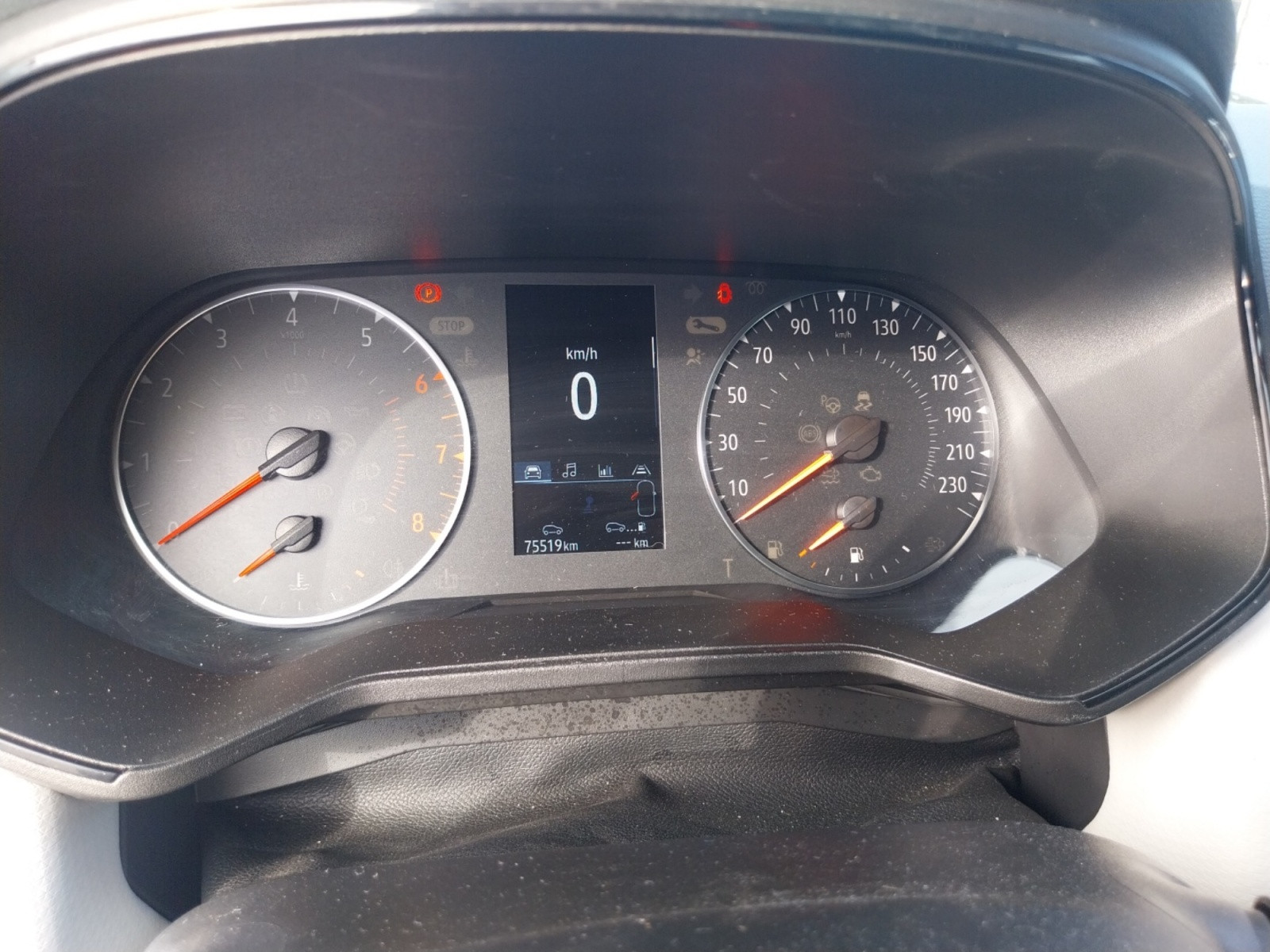 Vente en ligne Renault Clio 5 Clio TCe 90 - 21 au prix de 12 850 €
