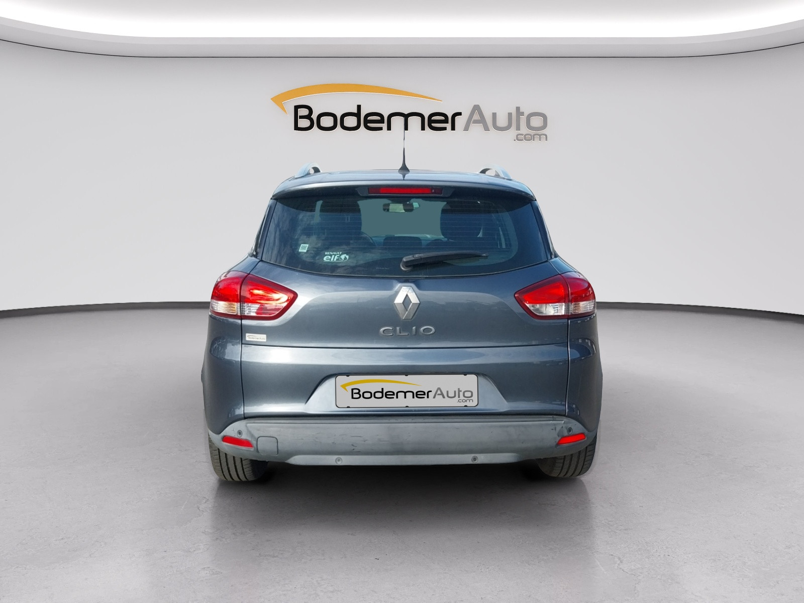 Vente en ligne Renault Clio 4 Estate Clio Estate dCi 90 E6C au prix de 13 850 €