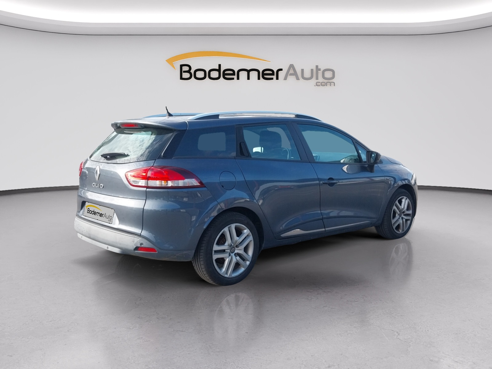 Vente en ligne Renault Clio 4 Estate Clio Estate dCi 90 E6C au prix de 13 850 €