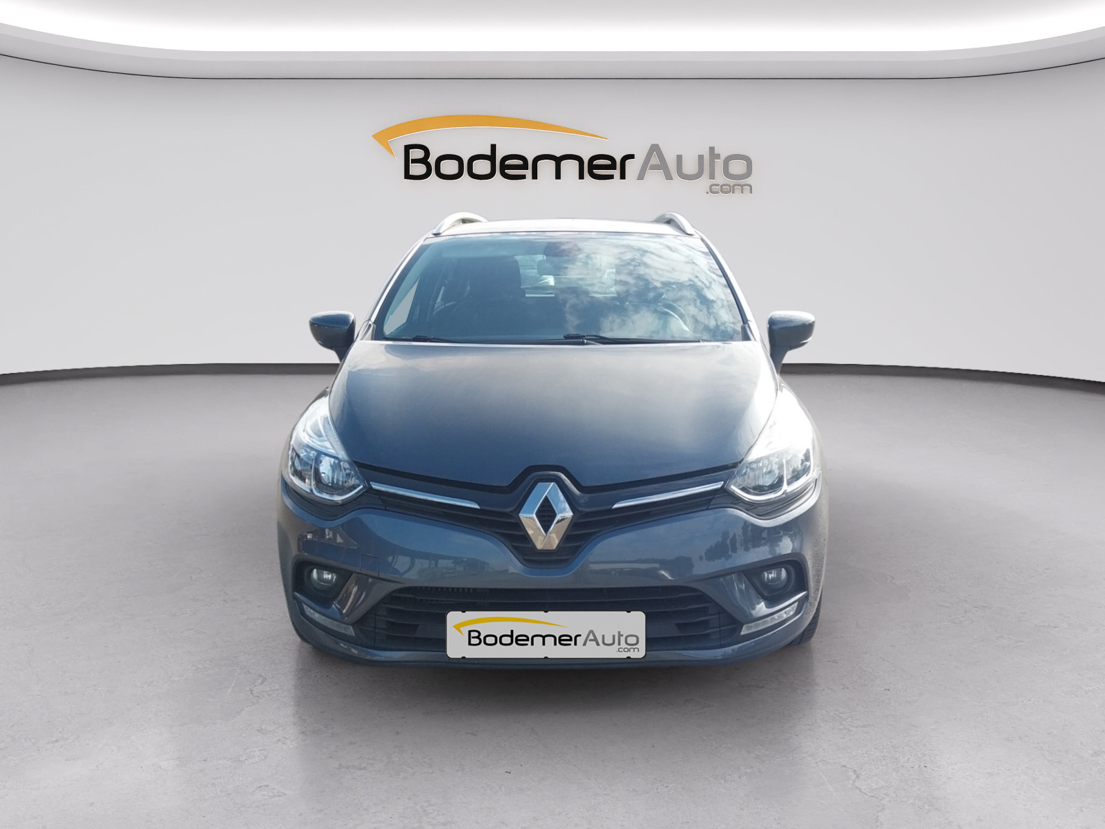Vente en ligne Renault Clio 4 Estate Clio Estate dCi 90 E6C au prix de 13 850 €