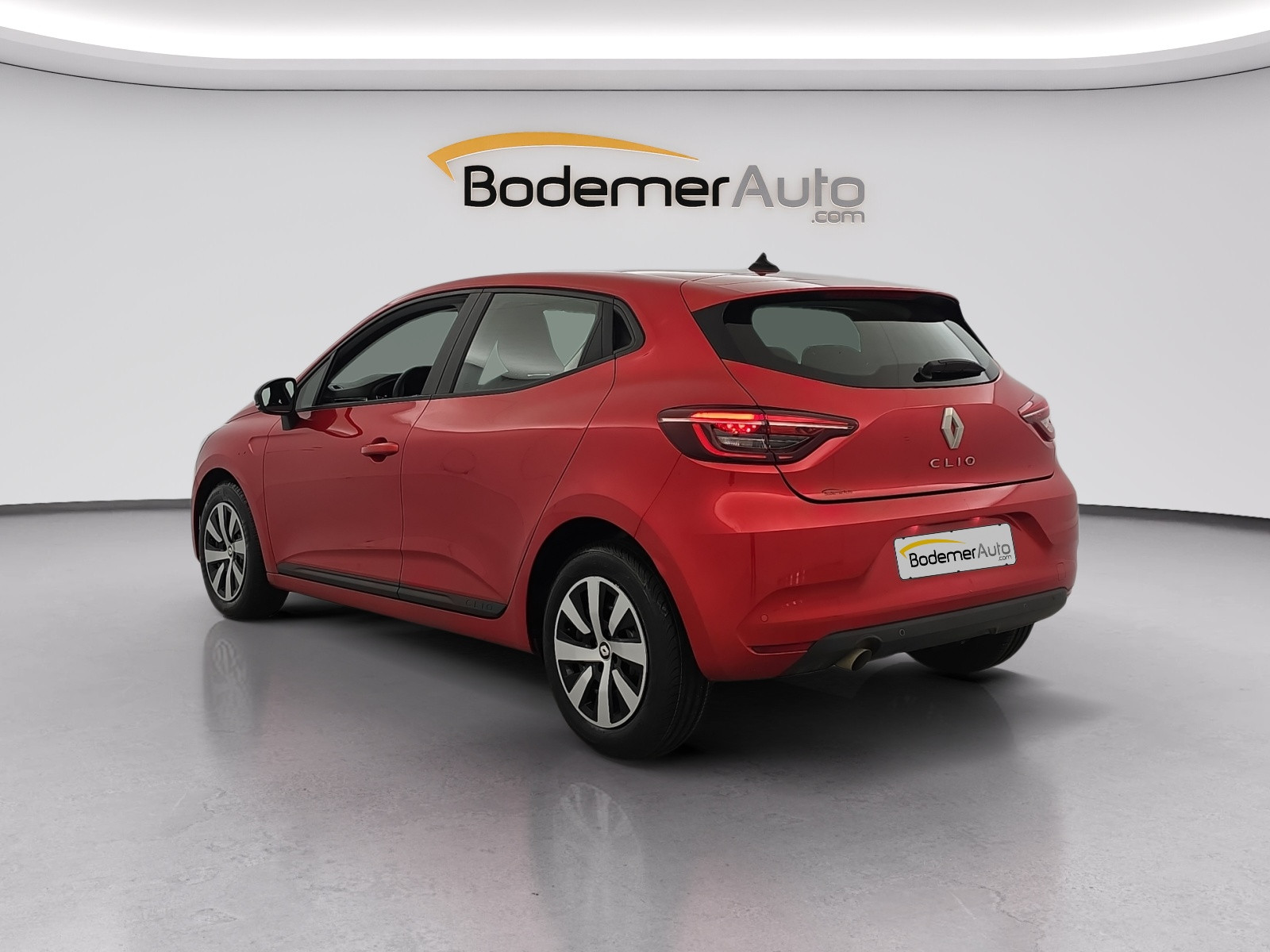 Vente en ligne Renault Clio 5 Clio TCe 90 au prix de 13 770 €