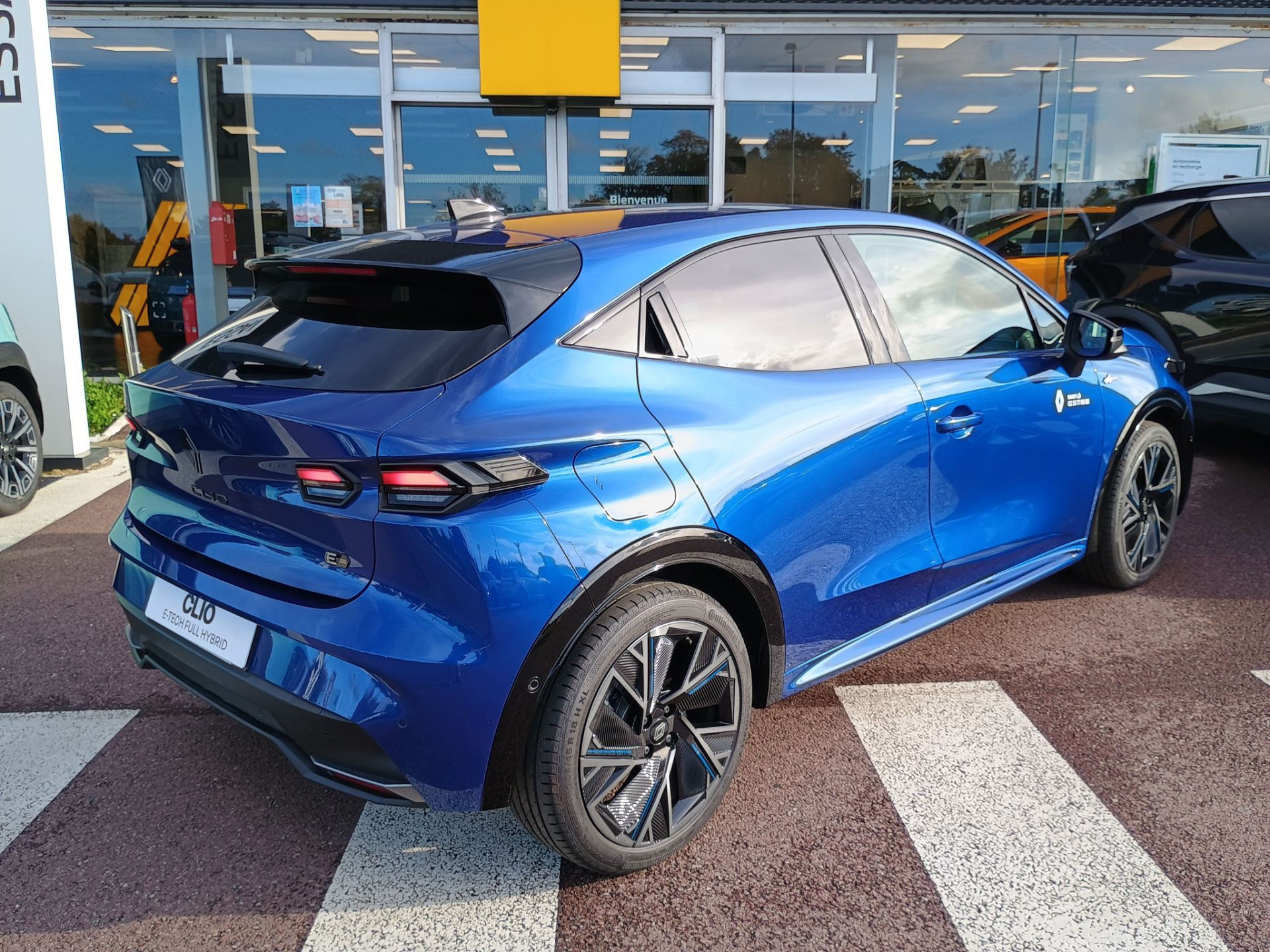 Vente en ligne Renault Clio 6 Clio E-Tech full hybrid 160 ch au prix de 29 300 €