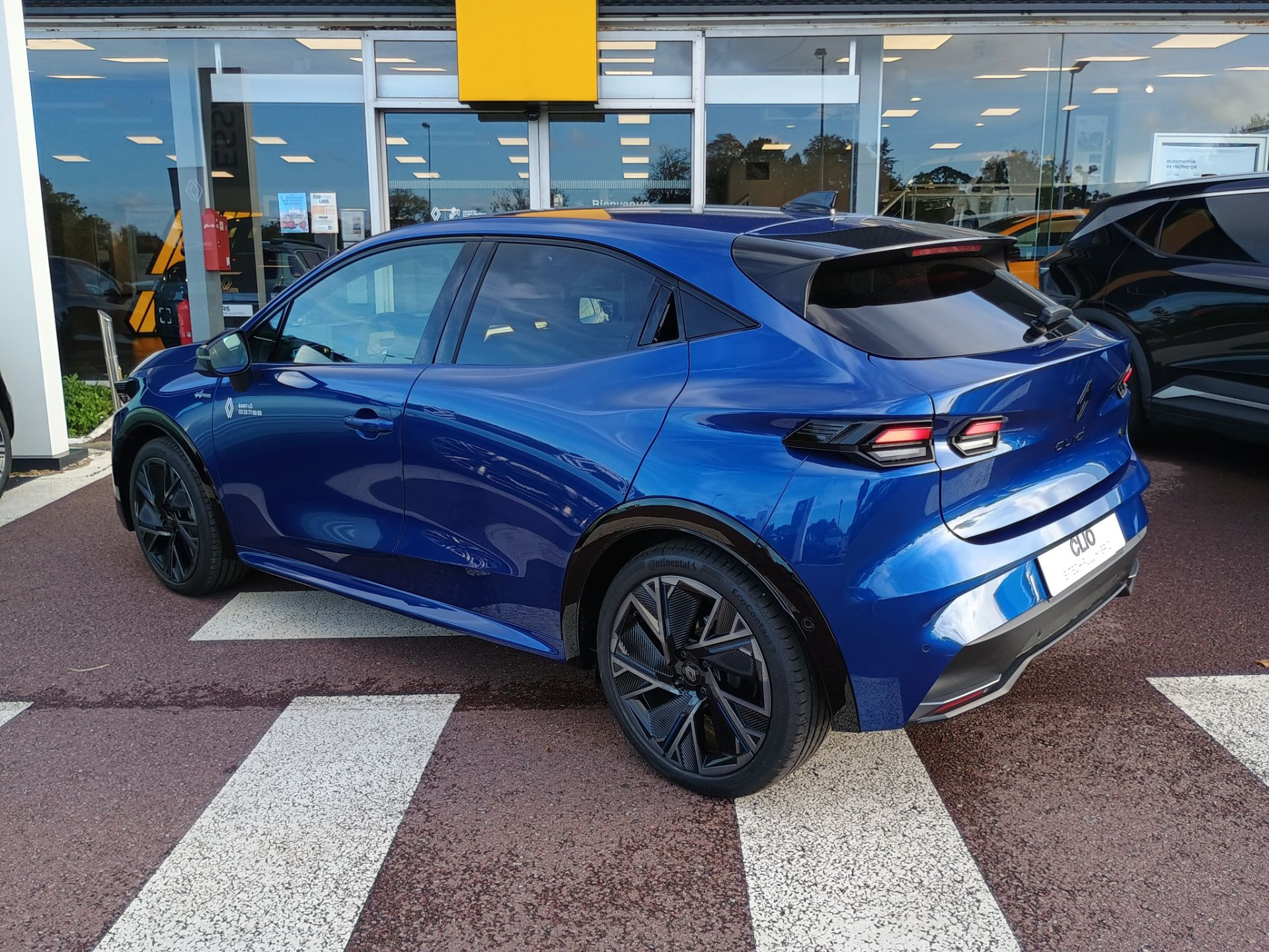 Vente en ligne Renault Clio 6 Clio E-Tech full hybrid 160 ch au prix de 29 300 €