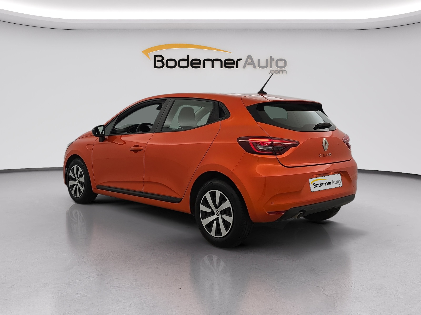 Vente en ligne Renault Clio 5 Clio TCe 90 au prix de 14 790 €