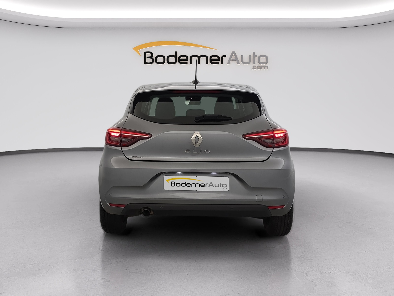 Vente en ligne Renault Clio 5 Clio TCe 90 au prix de 13 320 €