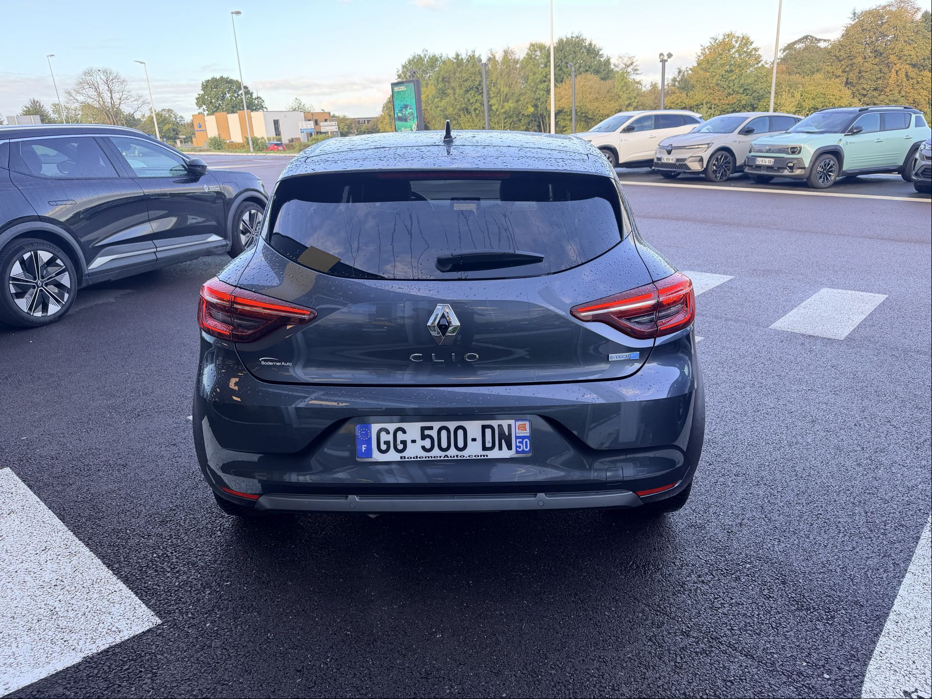Vente en ligne Renault Clio 5 Clio E-Tech hybride 145 au prix de 16 975 €