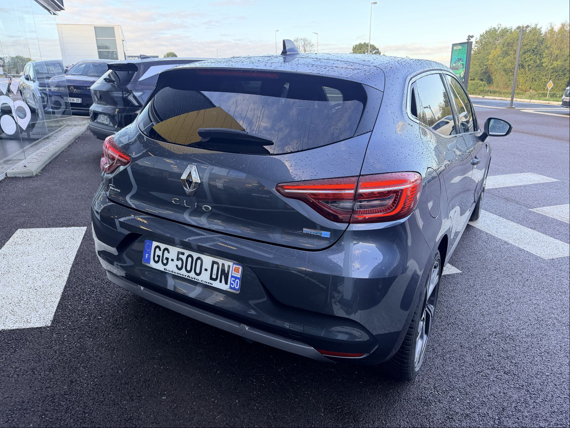 Vente en ligne Renault Clio 5 Clio E-Tech hybride 145 au prix de 16 975 €