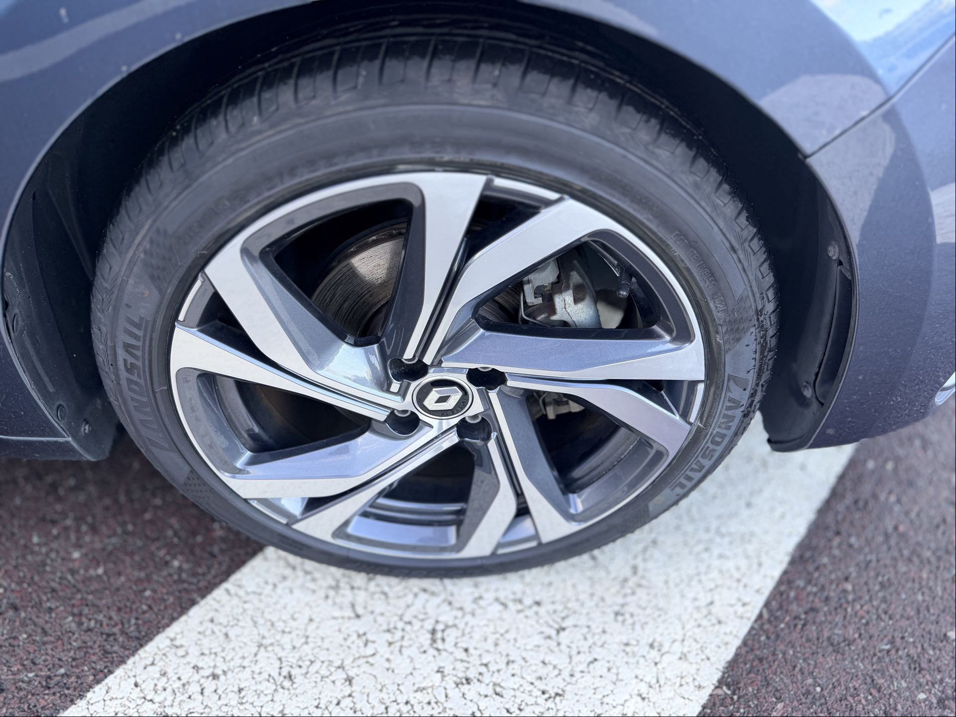 Vente en ligne Renault Clio 5 Clio E-Tech hybride 145 au prix de 16 975 €