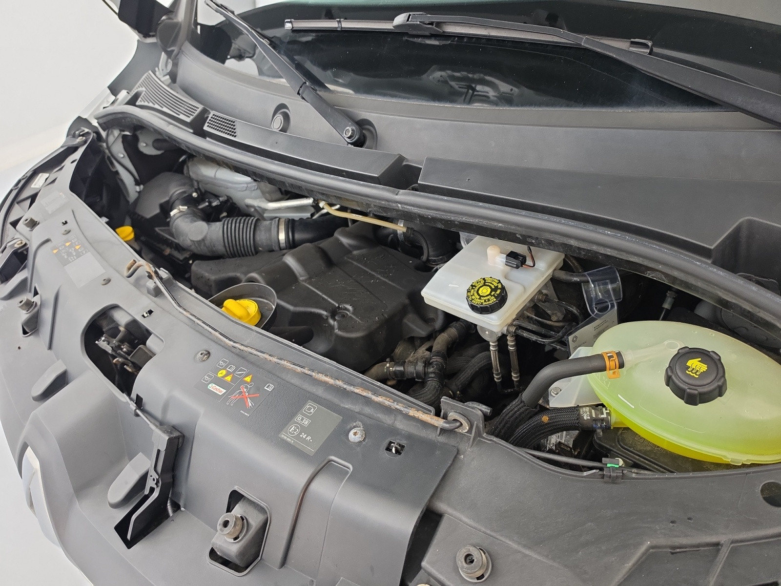 Vente en ligne Renault Master Fourgon MASTER FGN TRAC F3500 L3H2 ENERGY DCI 180 au prix de 21 990 €