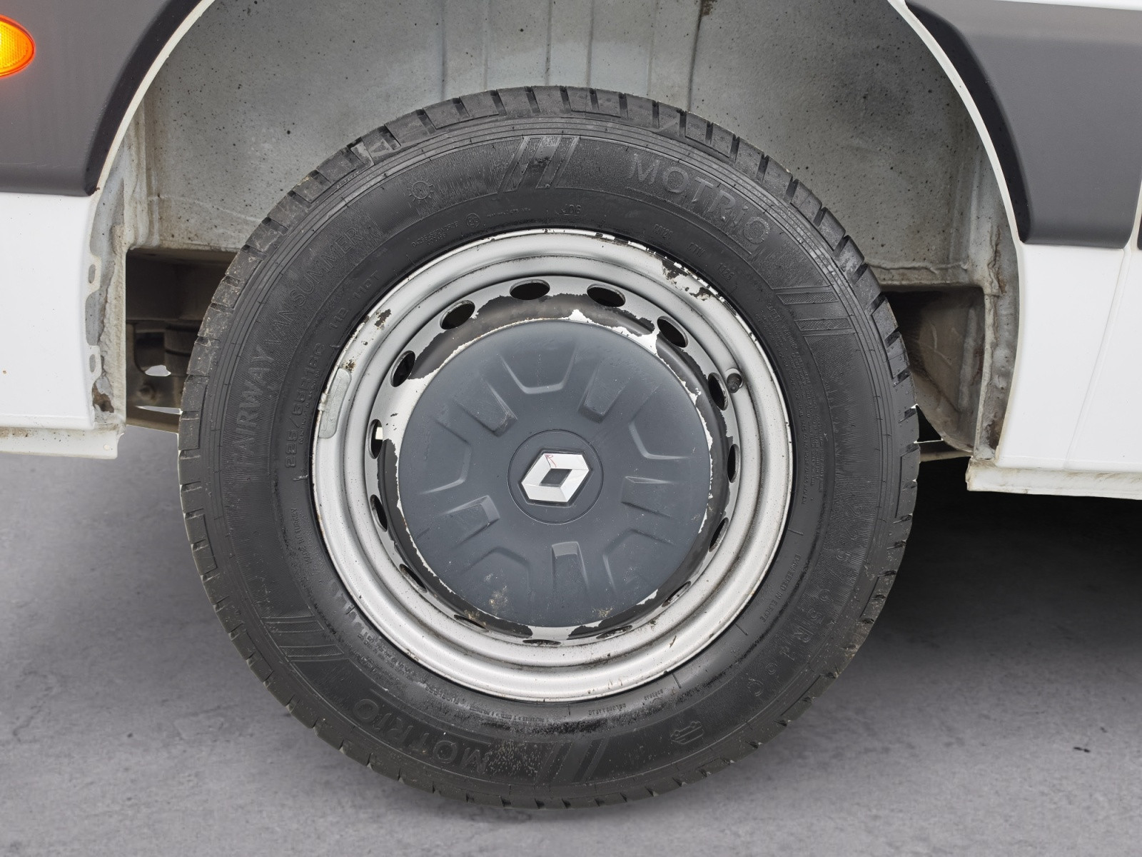 Vente en ligne Renault Master Fourgon MASTER FGN TRAC F3500 L3H2 ENERGY DCI 180 au prix de 21 990 €