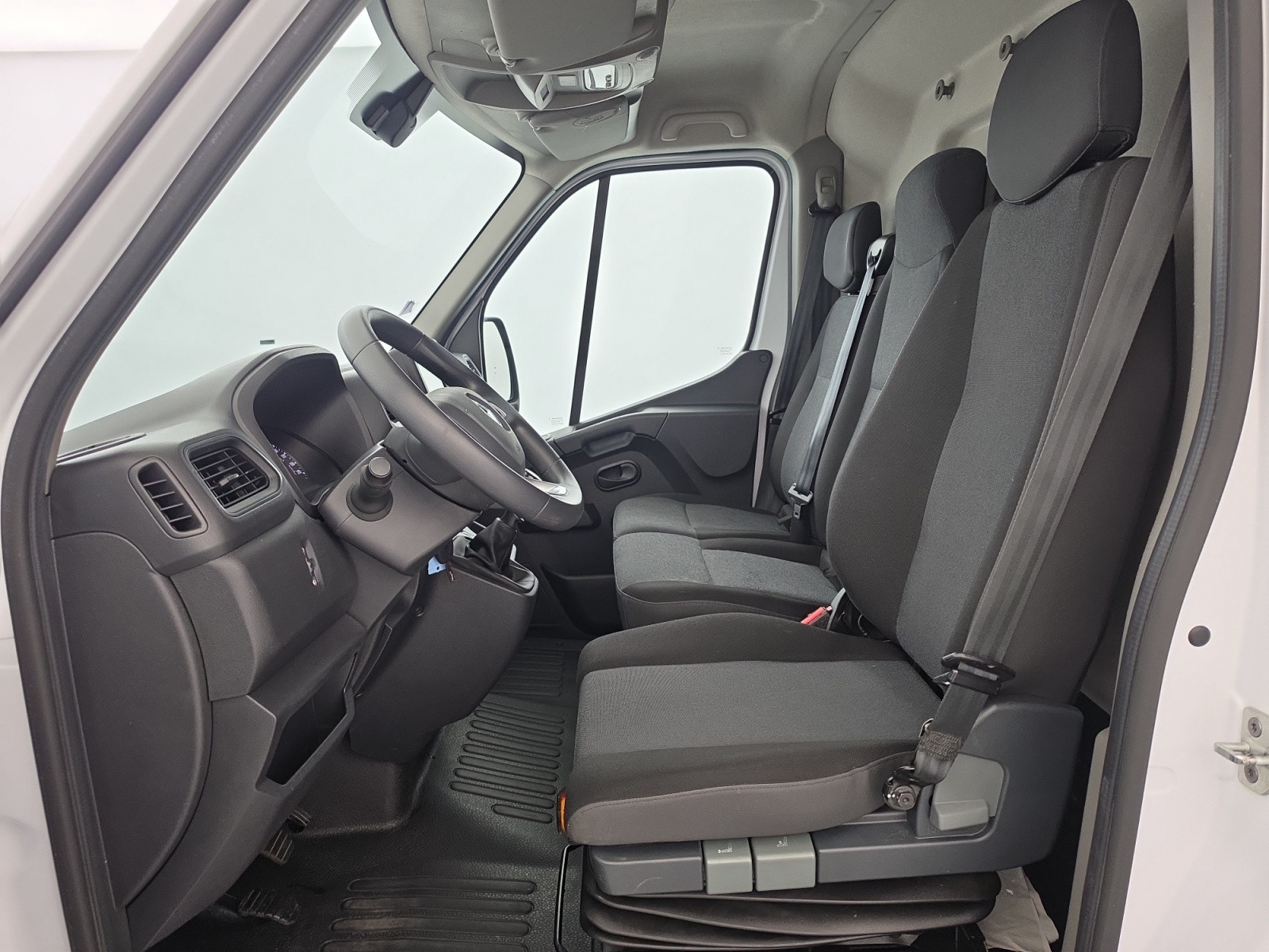 Vente en ligne Renault Master Fourgon MASTER FGN TRAC F3500 L3H2 ENERGY DCI 180 au prix de 21 990 €