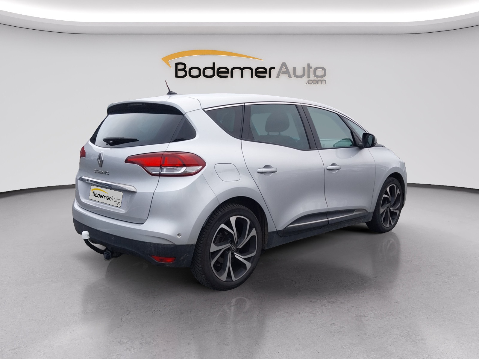 Vente en ligne Renault Scenic 4 Scenic Blue dCi 120 EDC au prix de 13 760 €