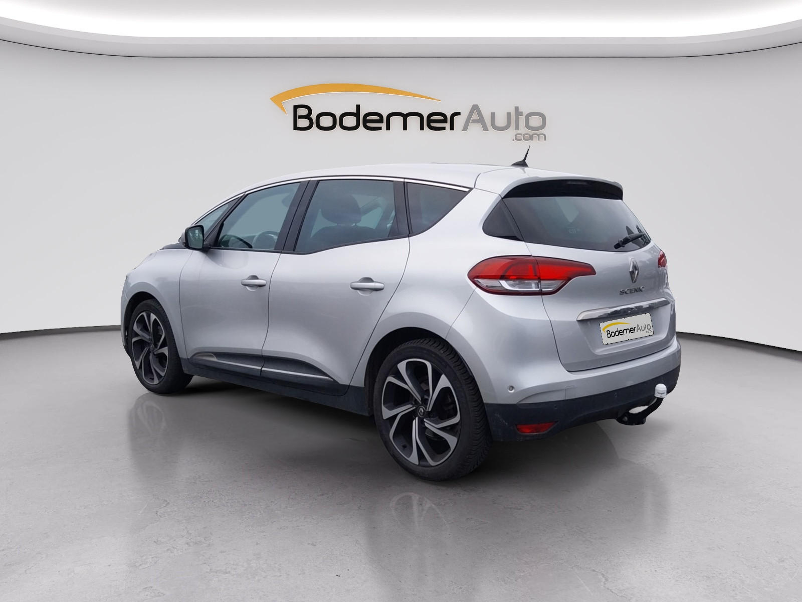 Vente en ligne Renault Scenic 4 Scenic Blue dCi 120 EDC au prix de 13 760 €