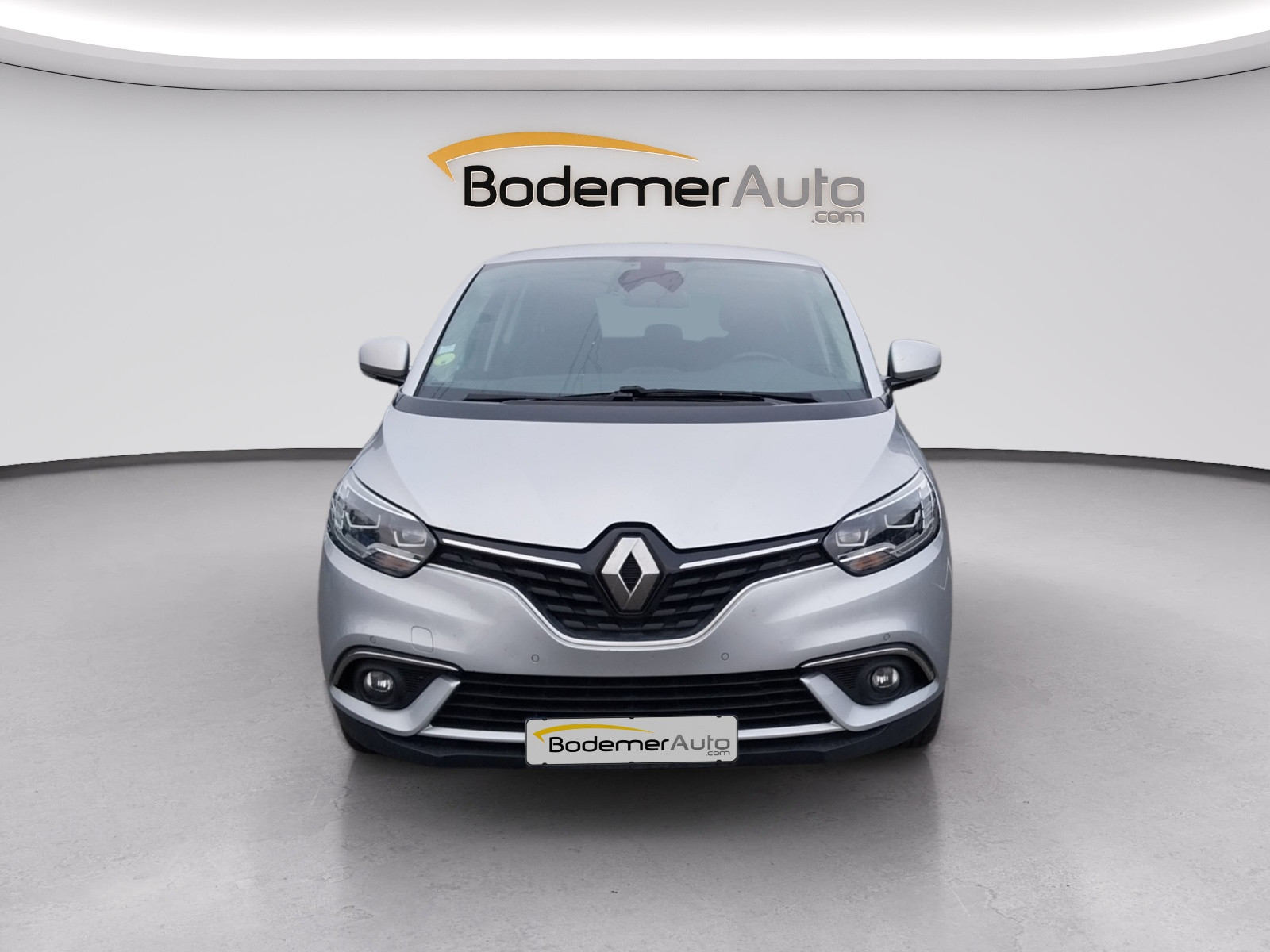 Vente en ligne Renault Scenic 4 Scenic Blue dCi 120 EDC au prix de 13 760 €