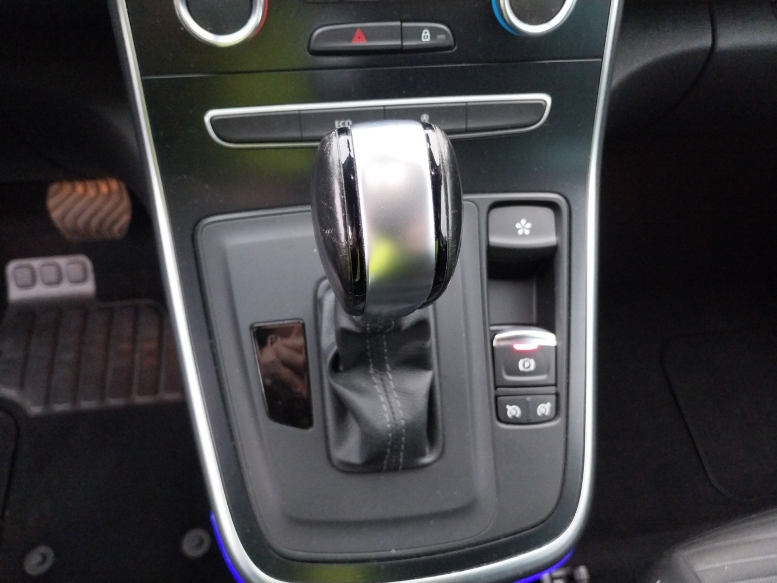 Vente en ligne Renault Scenic 4 Scenic Blue dCi 120 EDC au prix de 13 760 €
