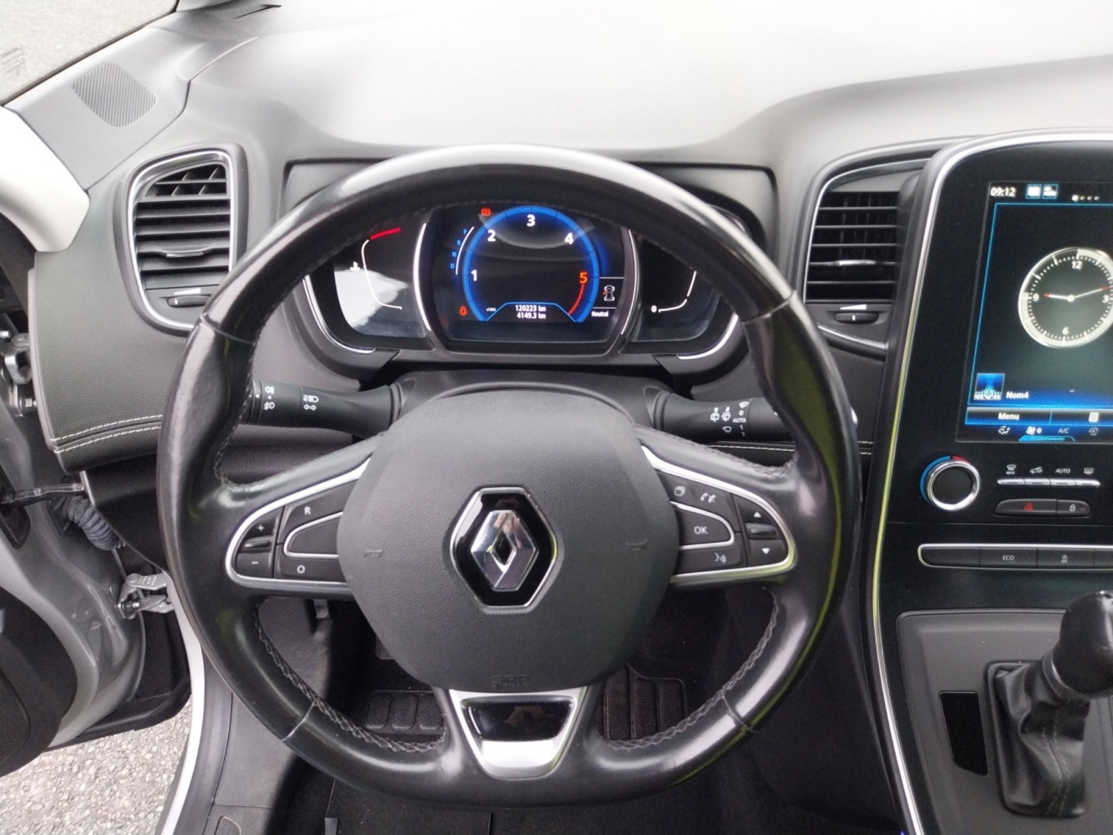 Vente en ligne Renault Scenic 4 Scenic Blue dCi 120 EDC au prix de 13 760 €
