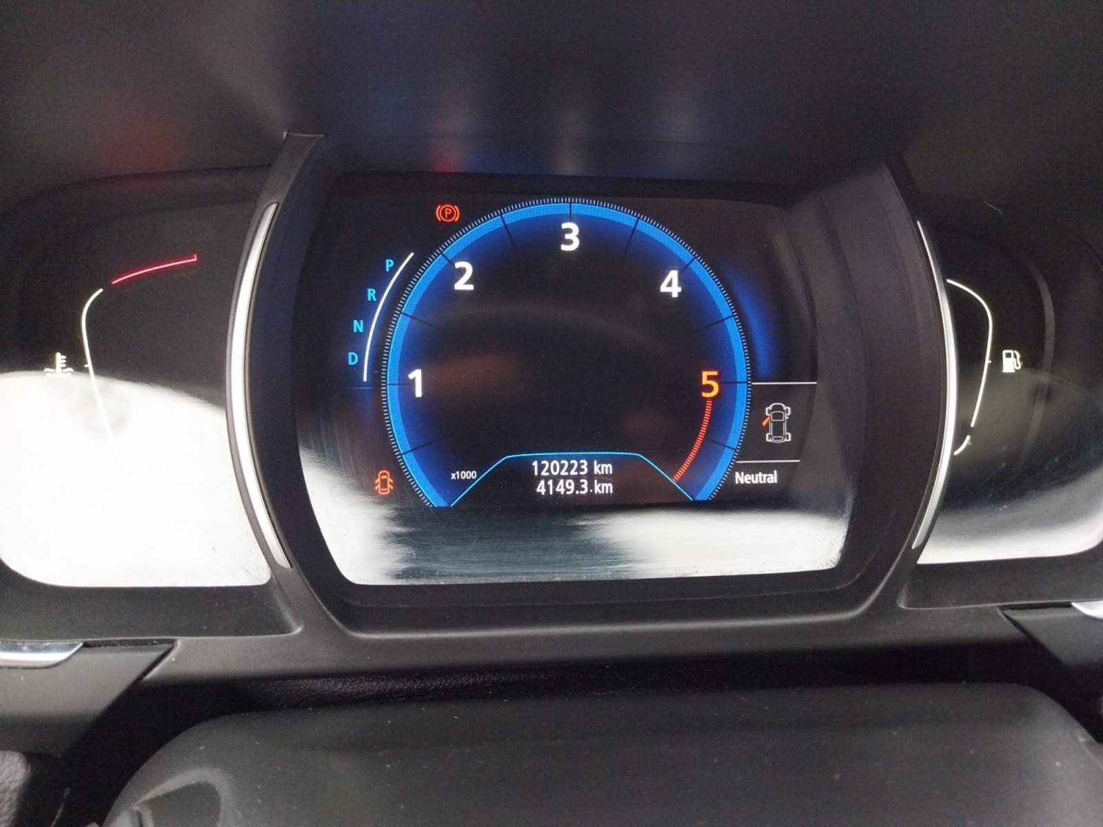 Vente en ligne Renault Scenic 4 Scenic Blue dCi 120 EDC au prix de 13 760 €