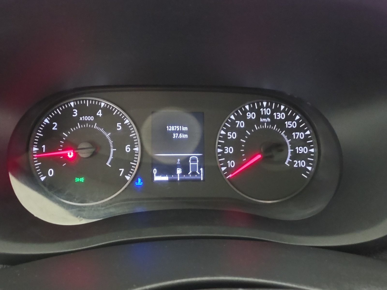 Vente en ligne Renault Master Fourgon MASTER FGN TRAC F3300 L2H2 DCI 135 au prix de 16 531 €