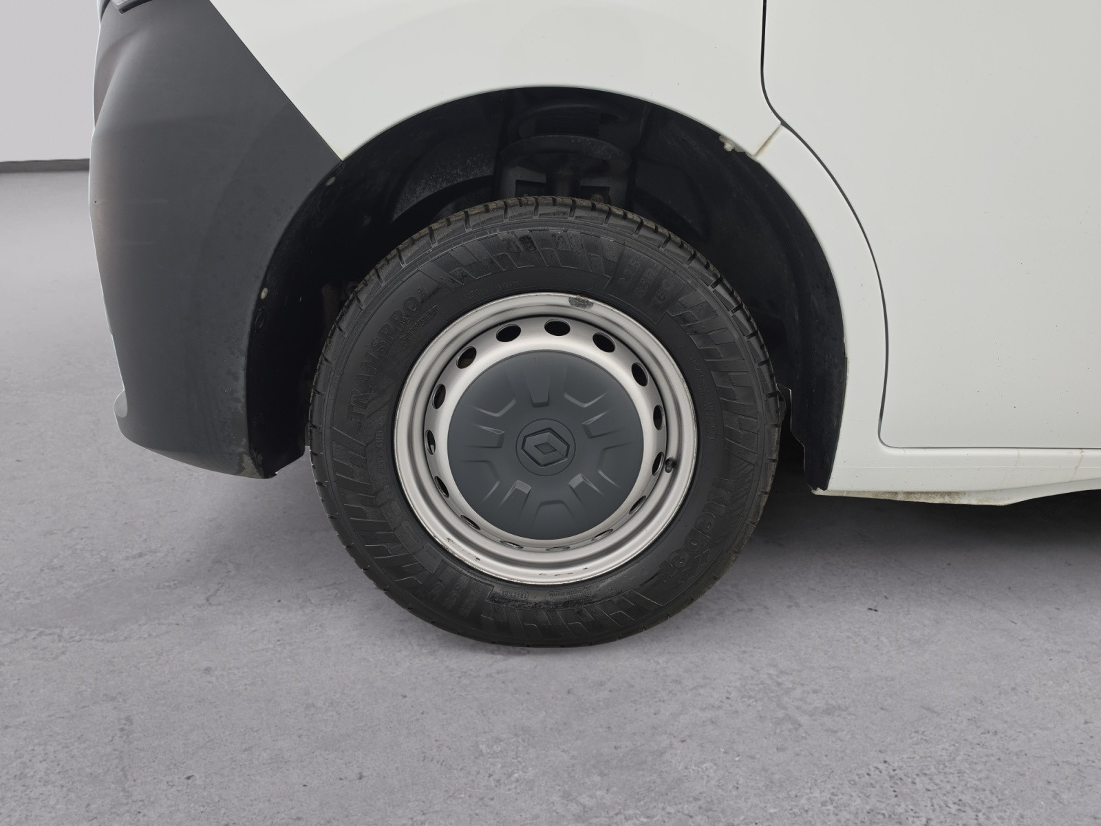 Vente en ligne Renault Master Fourgon MASTER FGN TRAC F3300 L2H2 DCI 135 au prix de 16 531 €