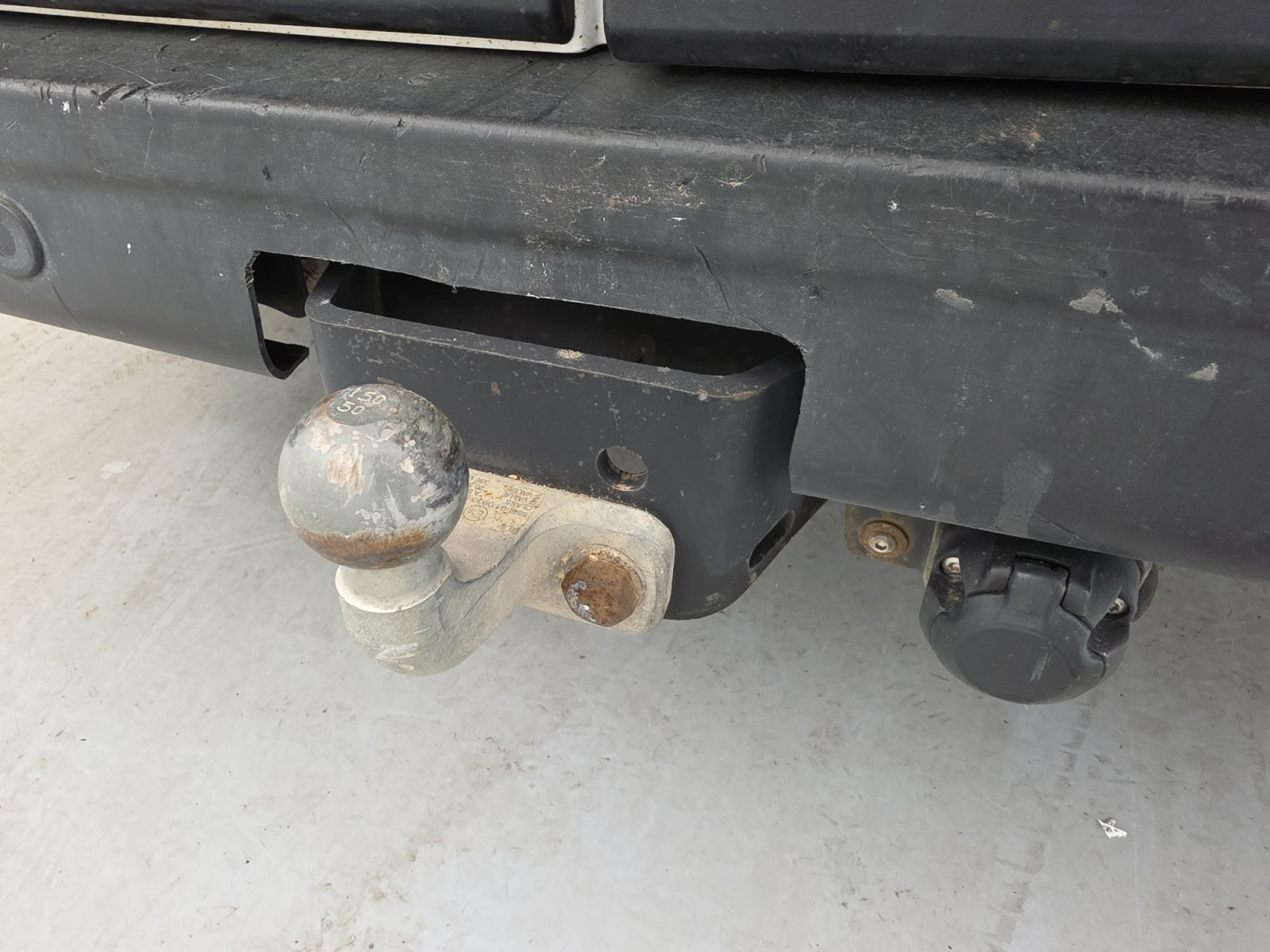 Vente en ligne Renault Master Fourgon MASTER FGN TRAC F3300 L2H2 DCI 135 au prix de 16 531 €