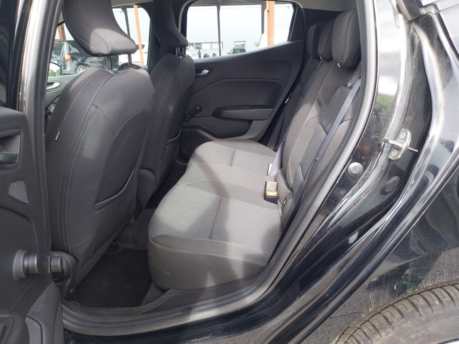 Vente en ligne Renault Clio 5 Clio TCe 90 au prix de 13 540 €