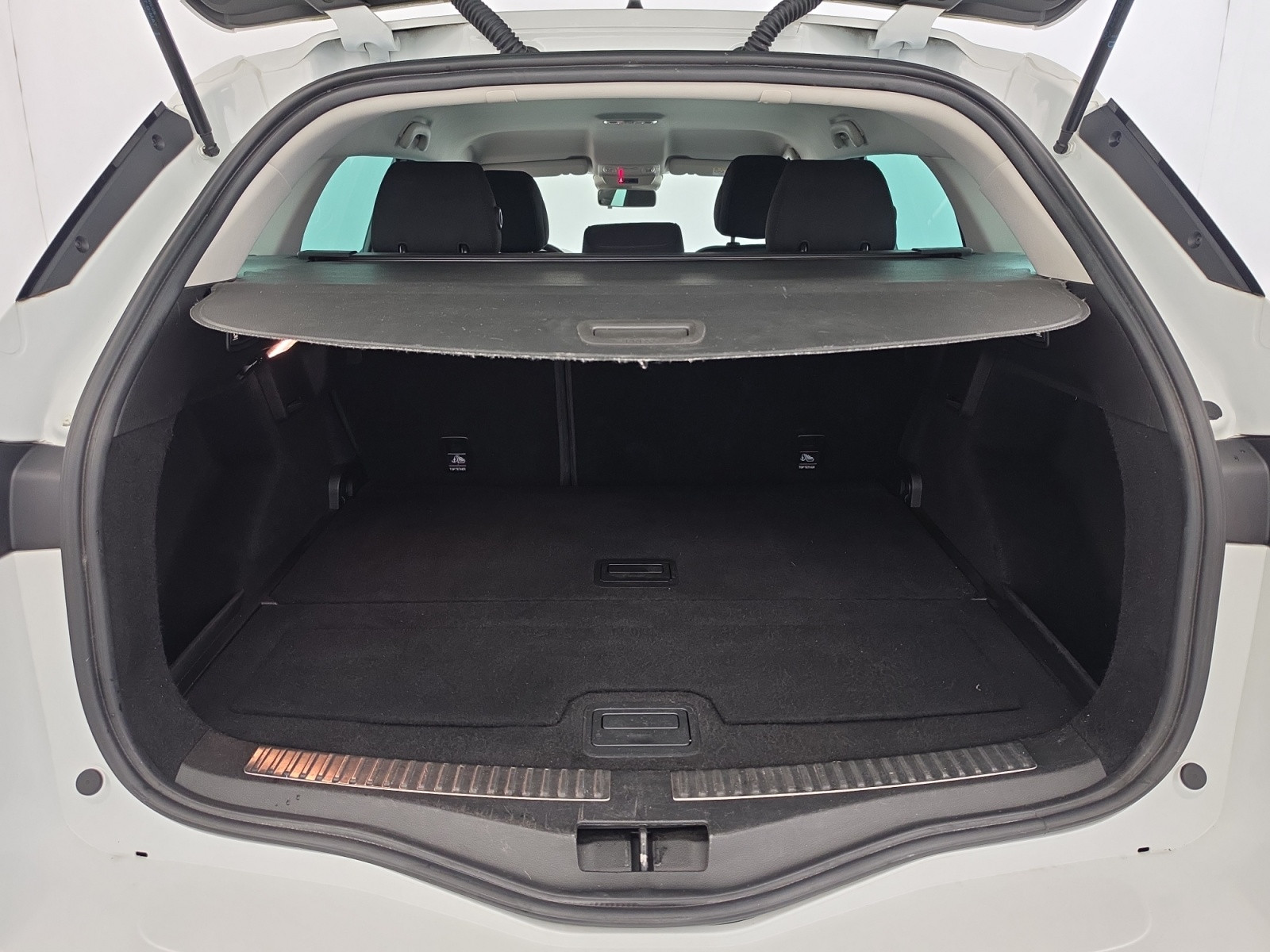 Vente en ligne Renault Megane 4 Estate Mégane IV Estate TCe 140 FAP au prix de 12 490 €