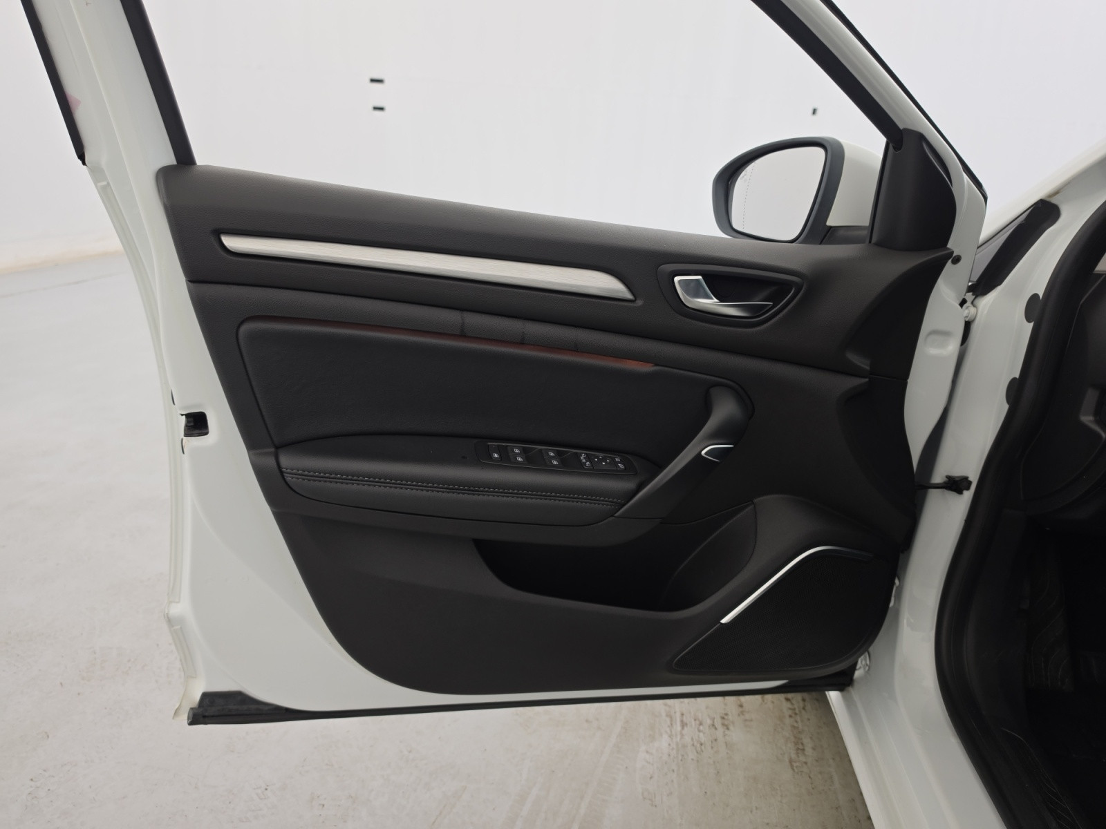Vente en ligne Renault Megane 4 Estate Mégane IV Estate TCe 140 FAP au prix de 12 490 €