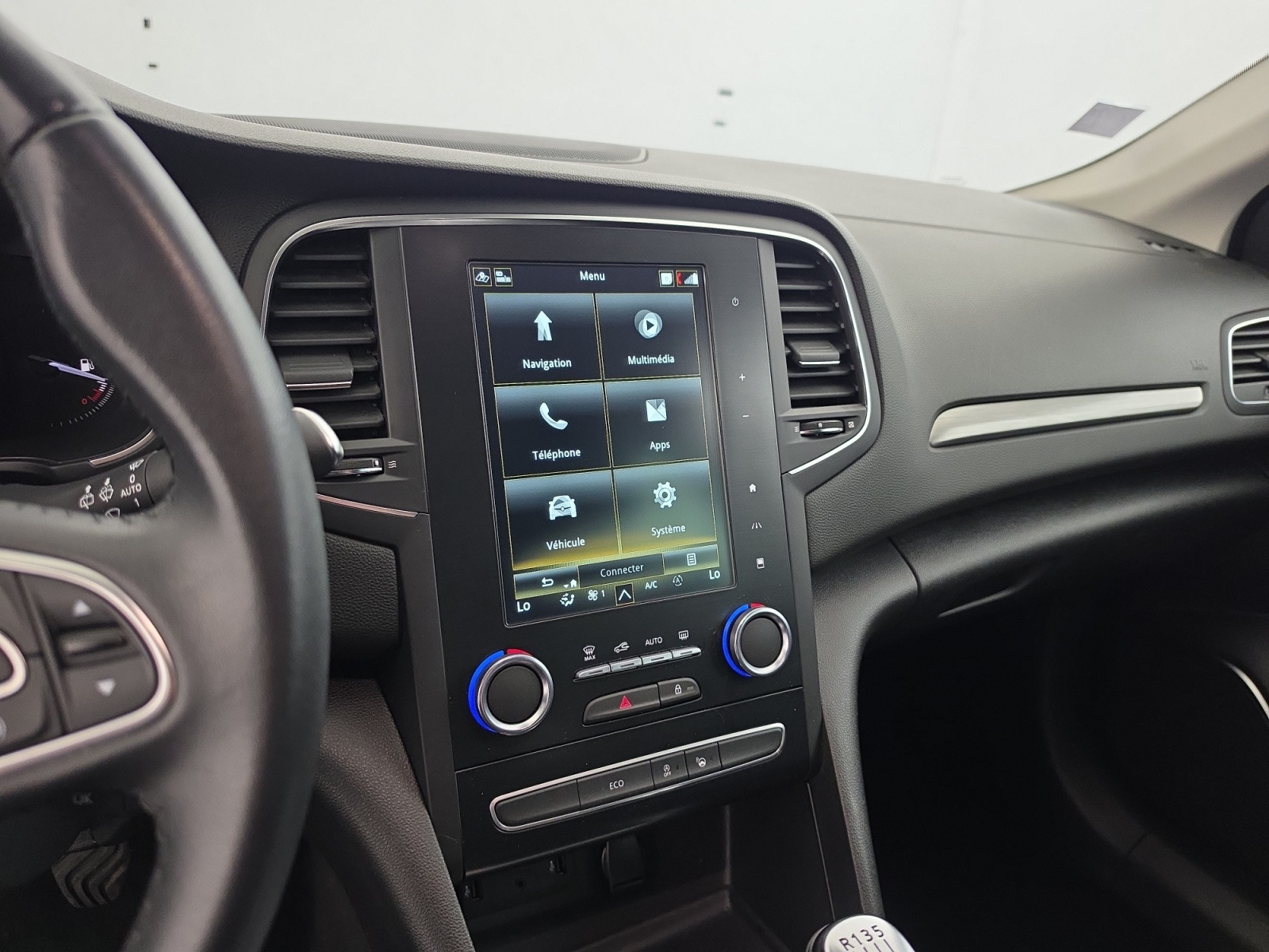 Vente en ligne Renault Megane 4 Estate Mégane IV Estate TCe 140 FAP au prix de 12 490 €
