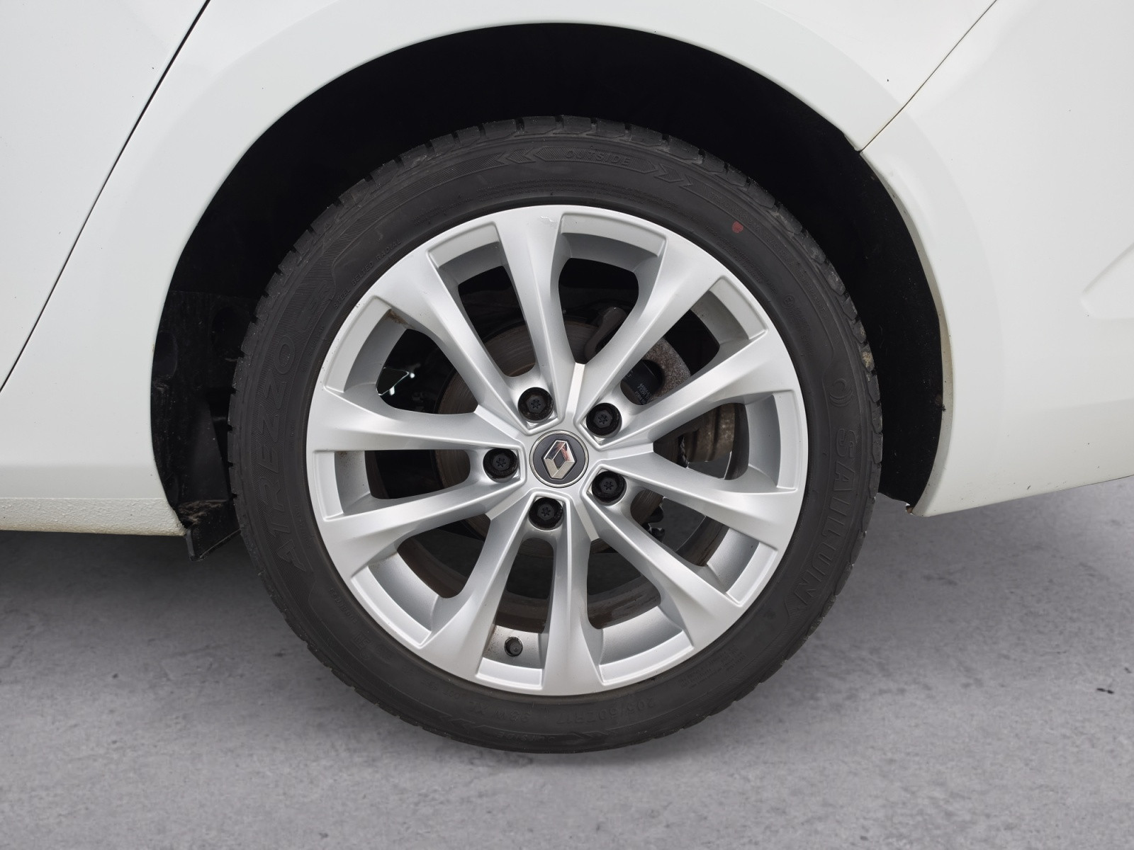 Vente en ligne Renault Megane 4 Estate Mégane IV Estate TCe 140 FAP au prix de 12 490 €