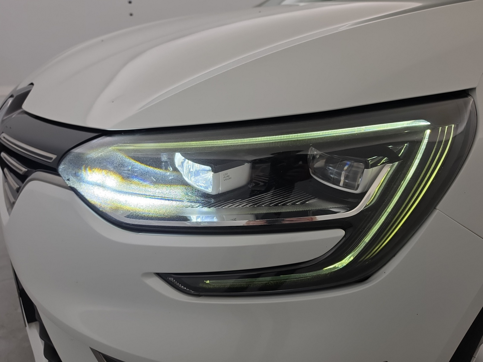 Vente en ligne Renault Megane 4 Estate Mégane IV Estate TCe 140 FAP au prix de 12 490 €
