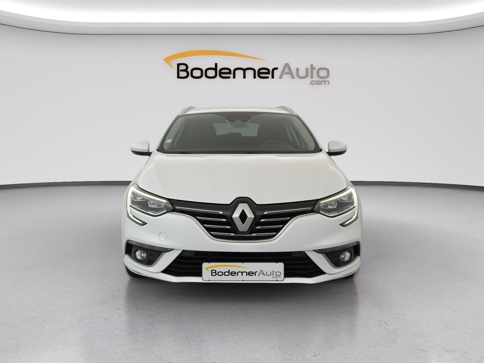 Vente en ligne Renault Megane 4 Estate Mégane IV Estate TCe 140 FAP au prix de 12 490 €