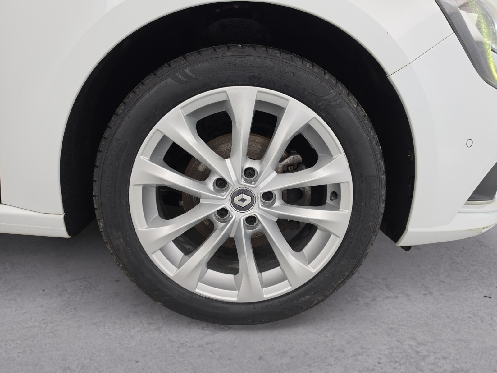 Vente en ligne Renault Megane 4 Estate Mégane IV Estate TCe 140 FAP au prix de 12 490 €