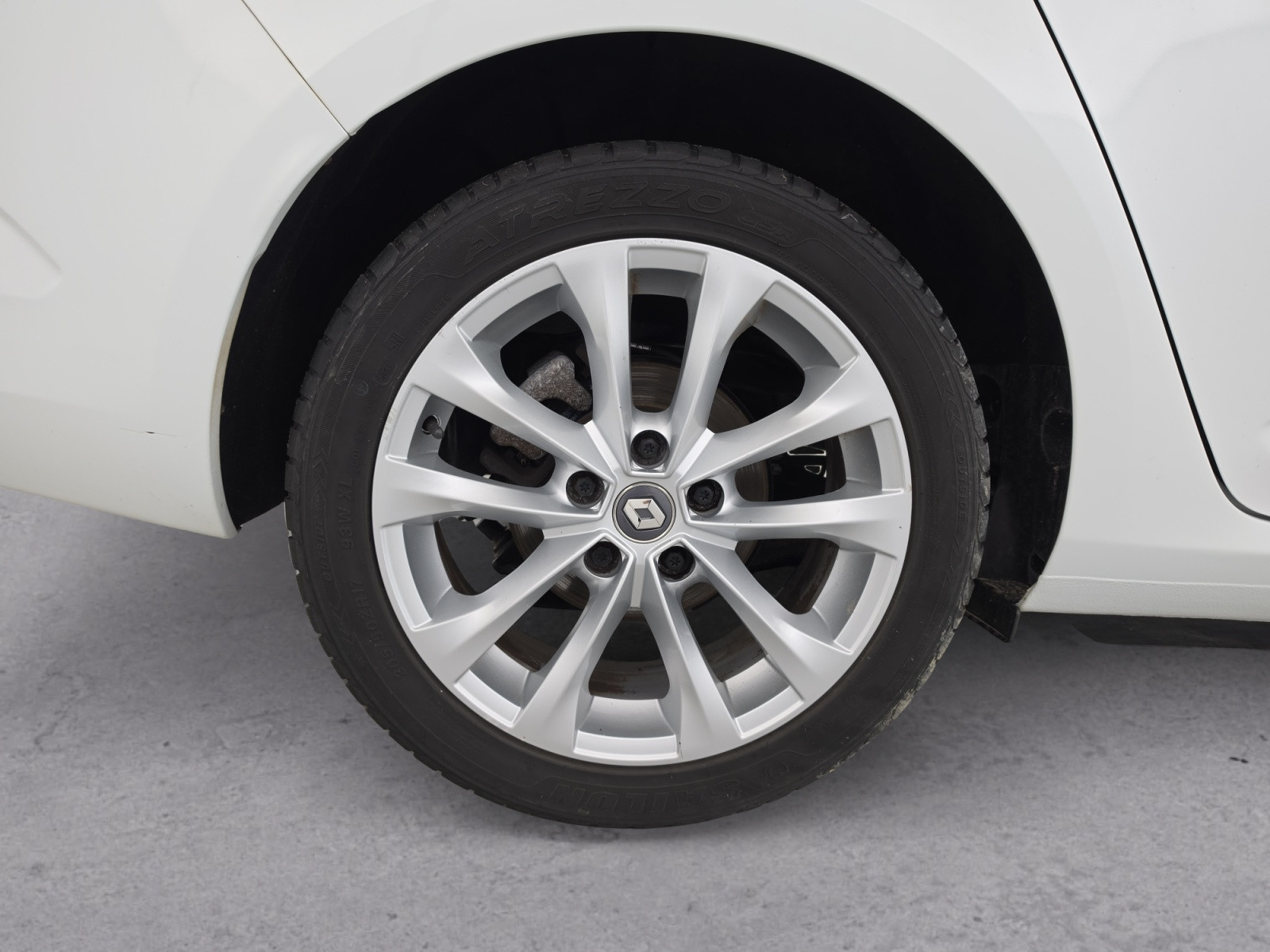 Vente en ligne Renault Megane 4 Estate Mégane IV Estate TCe 140 FAP au prix de 12 490 €